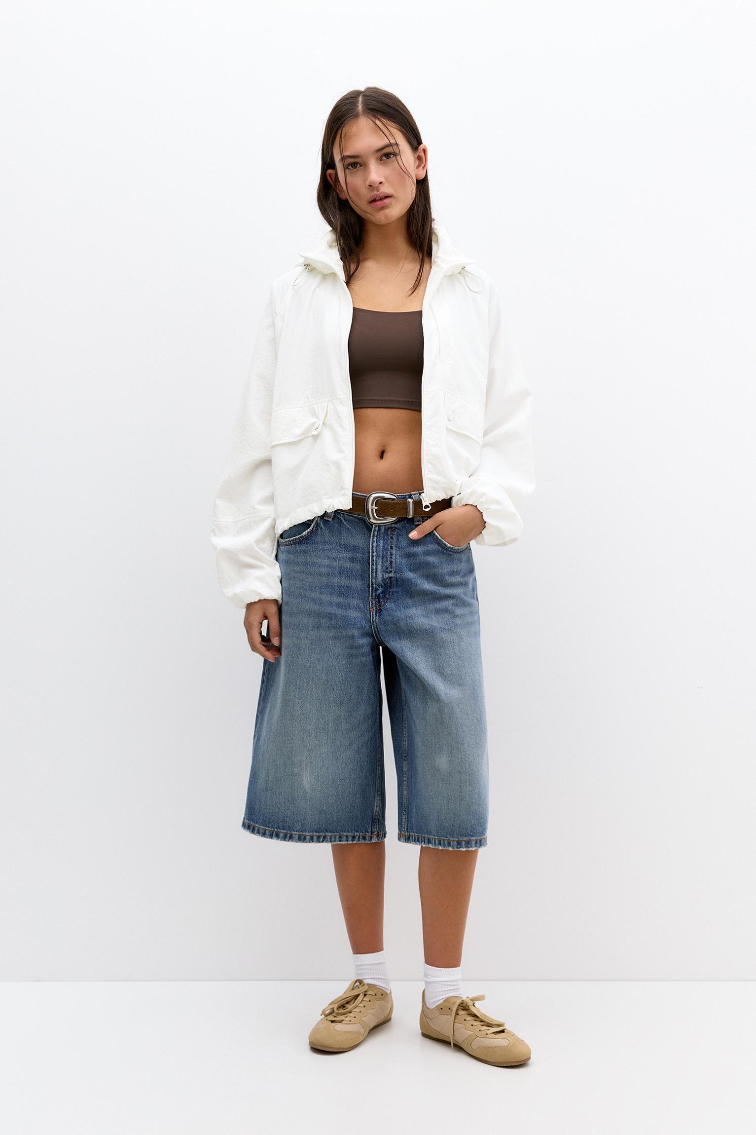 Short lightweight hooded jacket Product Image