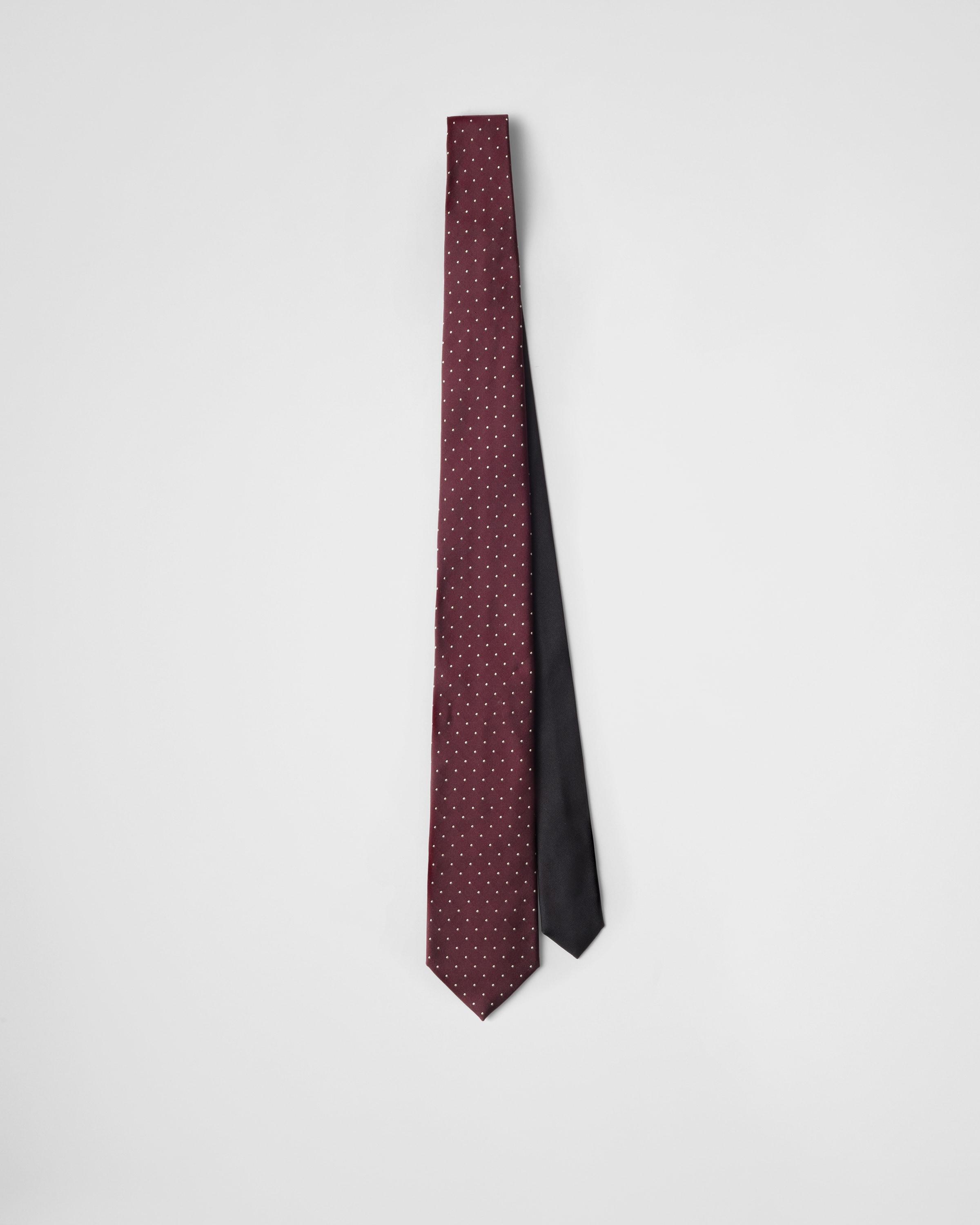 Silk tie Product Image