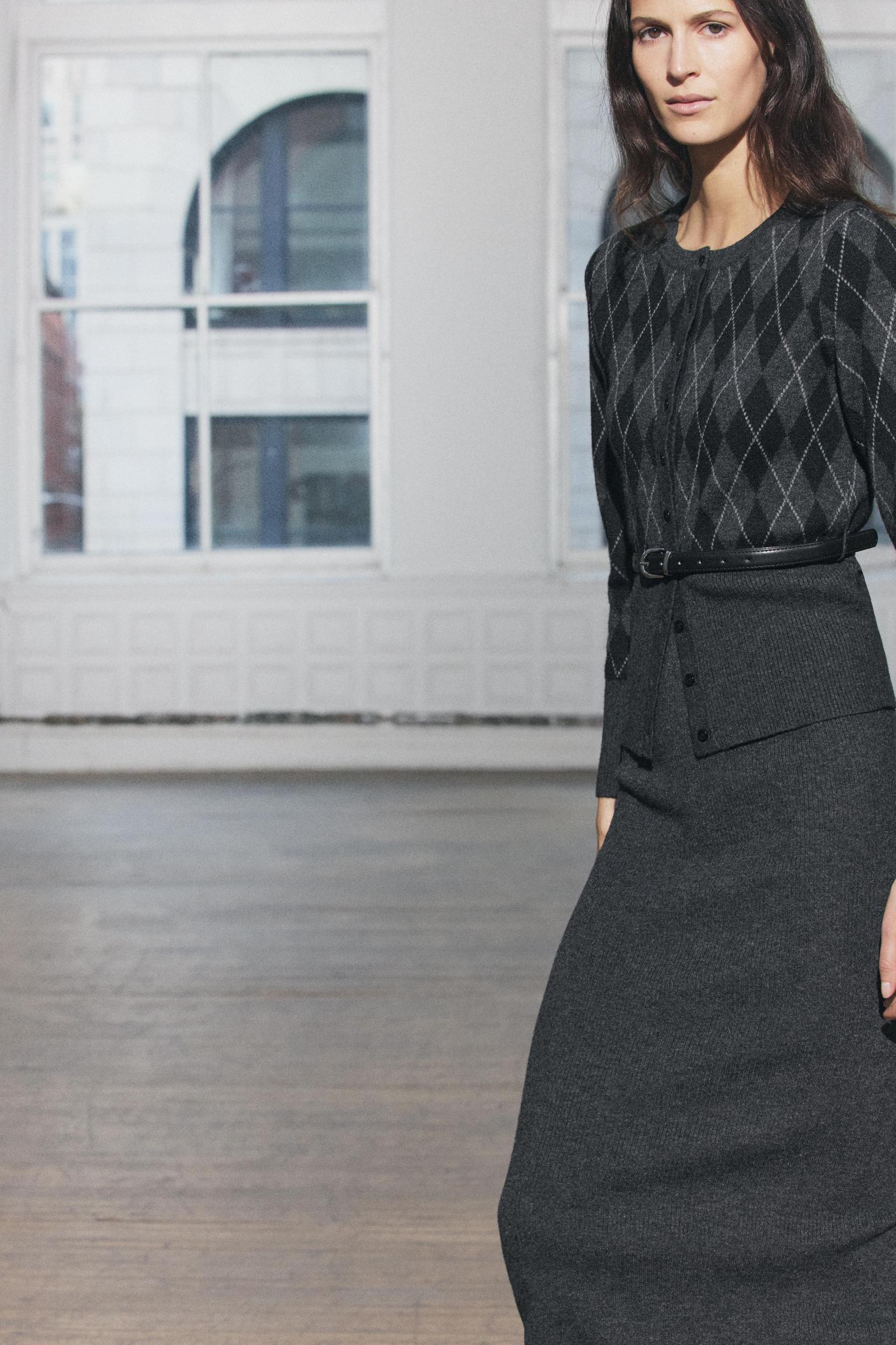 BASIC KNIT MIDI SKIRT Product Image