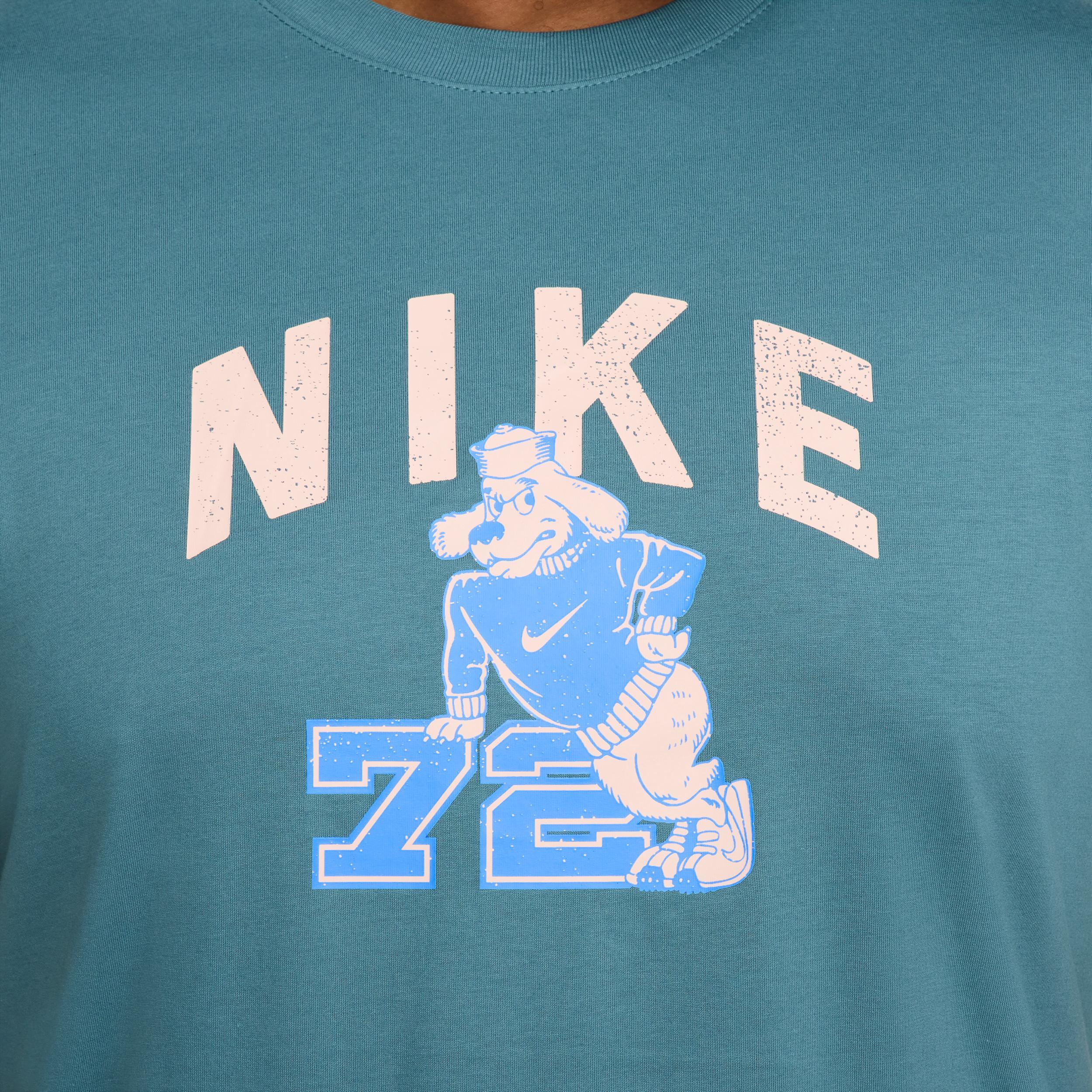 Nike Men's Fitness T-Shirt Product Image