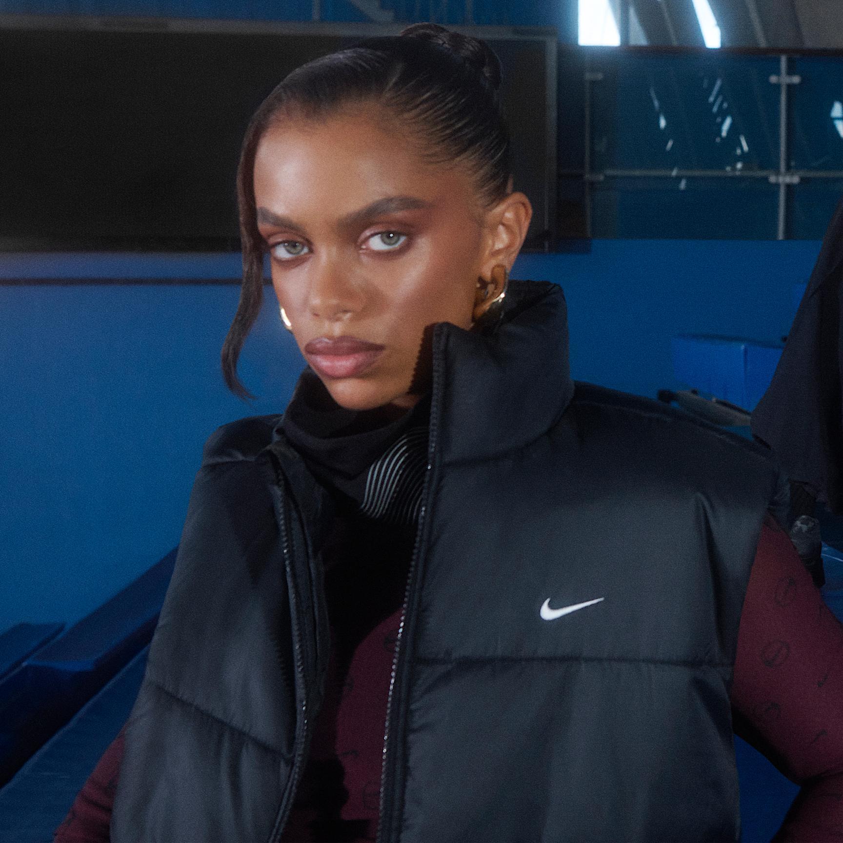 Women's Nike Sportswear Classic Puffer Therma-FIT Loose Vest Product Image