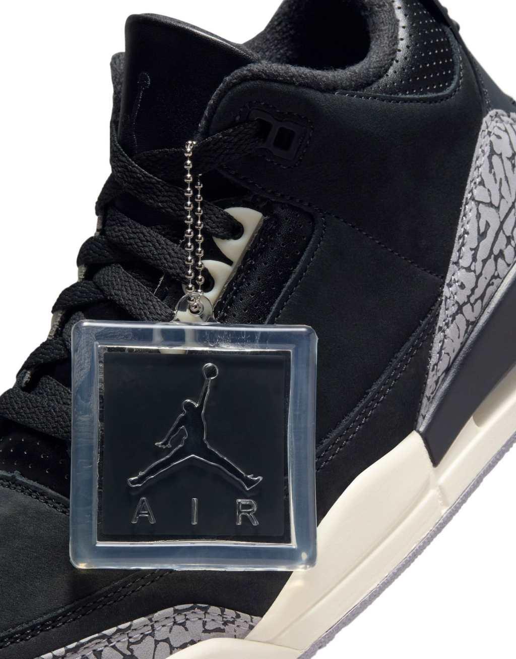 Nike Air Jordan 3 Retro sneakers in black and white Product Image