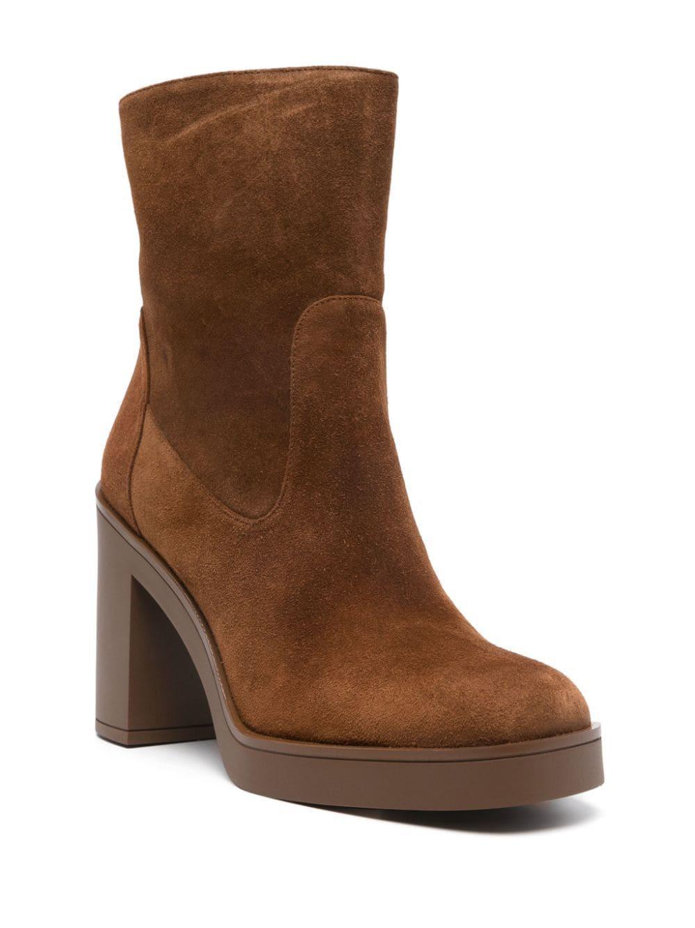 Round Toe Zipped Anckle Boots In Brown Product Image