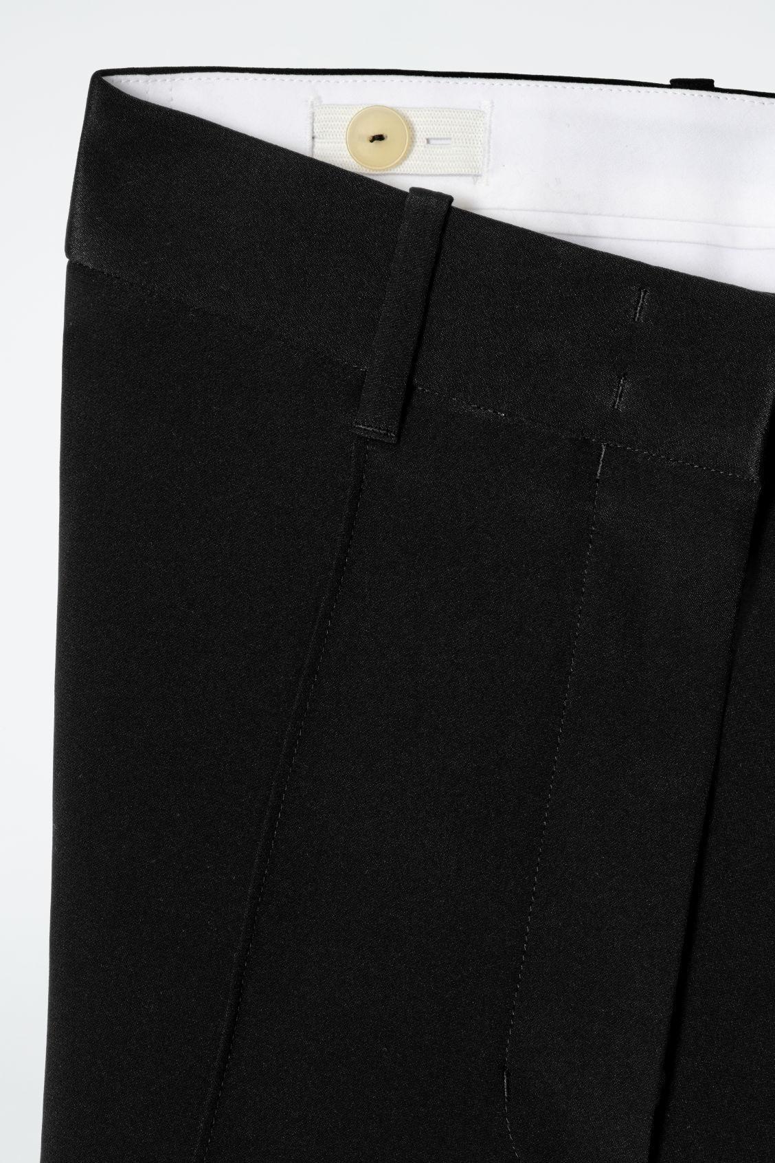 TAILORED SILK SHORTS Product Image