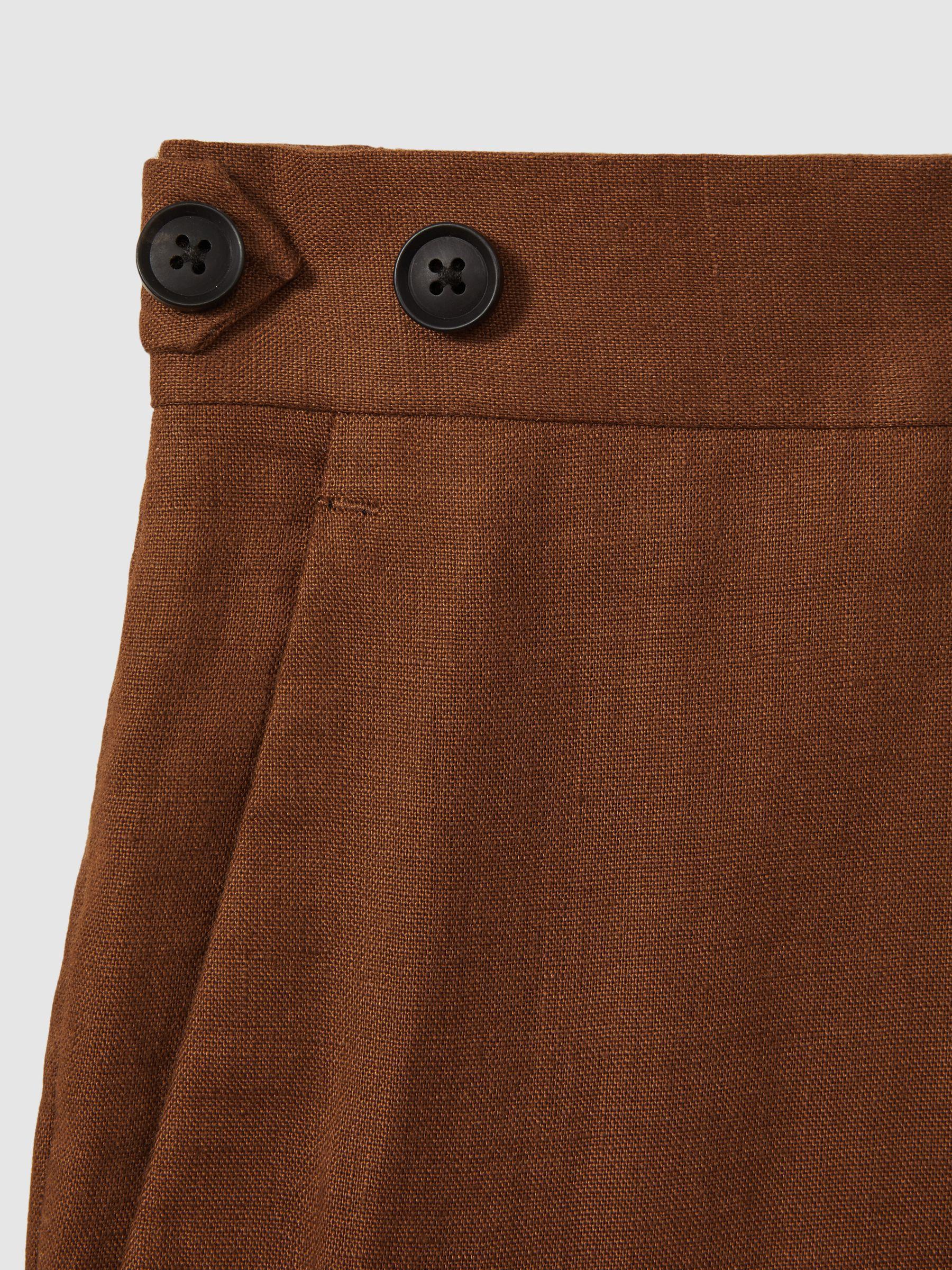 Linen Tapered Trousers Slim-Fit in Tobacco Brown Product Image