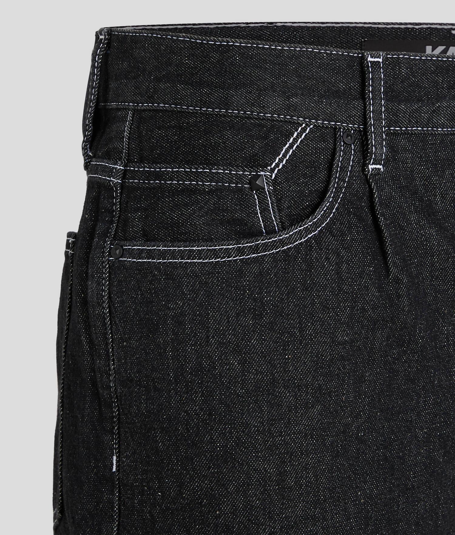 TAPERED JEANS Product Image