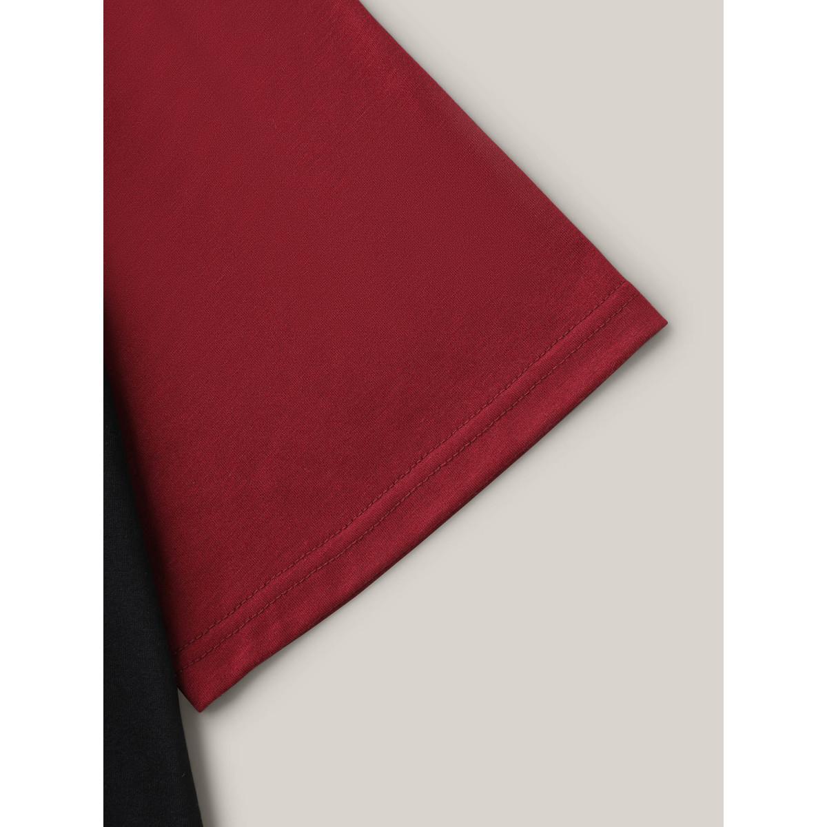 Plus Size Color Contrast Raglan Sleeve T-Shirt Black Women Casual Contrast Heart neckline Everyday T-shirts BloomChic 28/5X Product Image