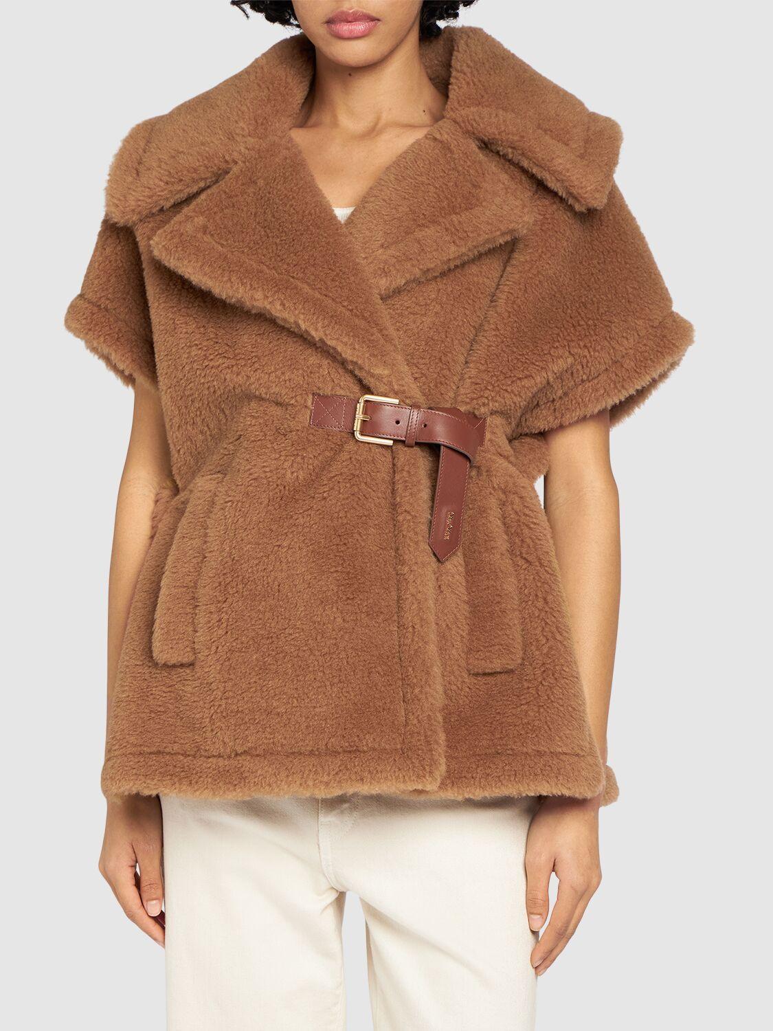 New Abavo Camel Teddy Cape In Brown Product Image