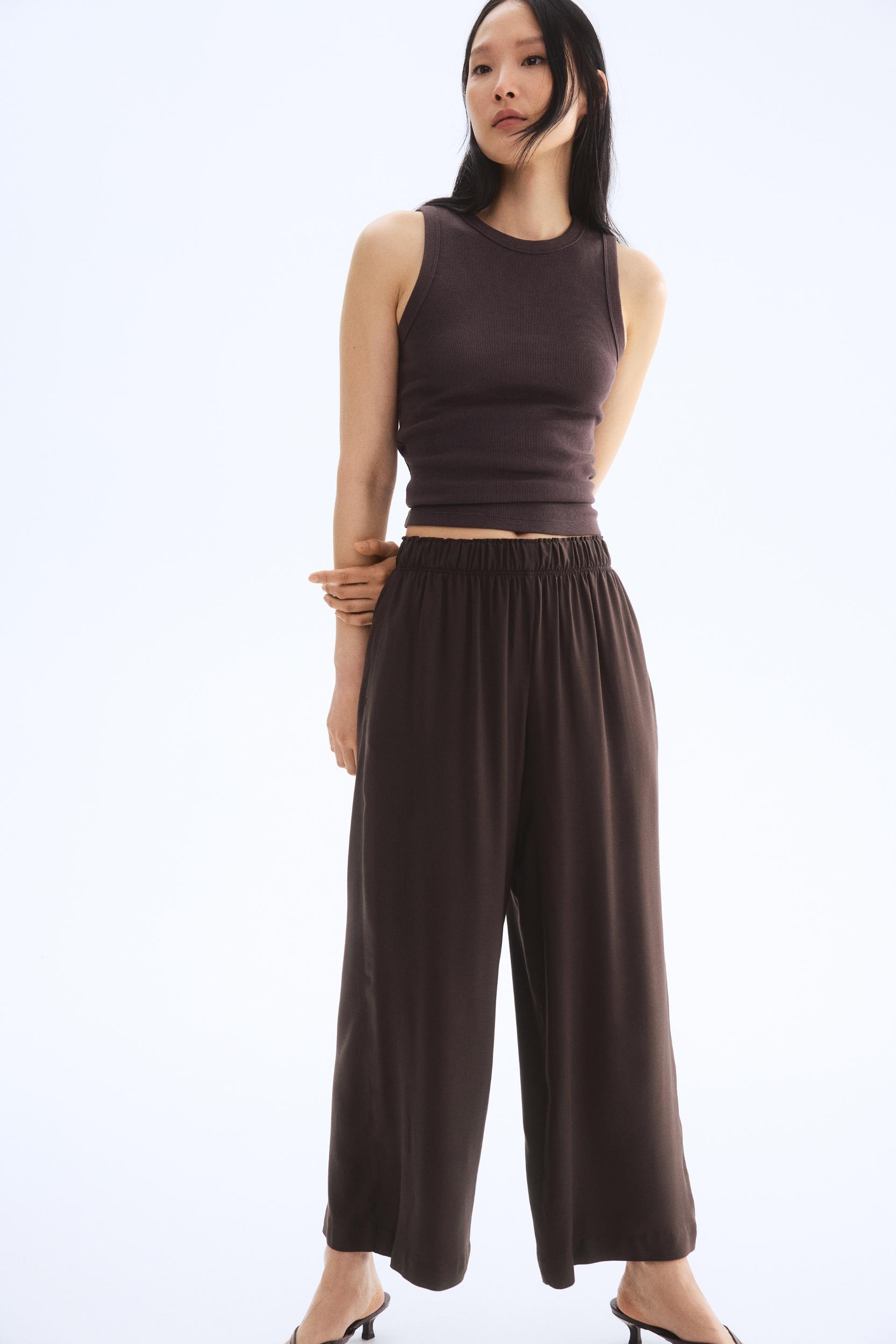 Crop Pull-on Pants Product Image