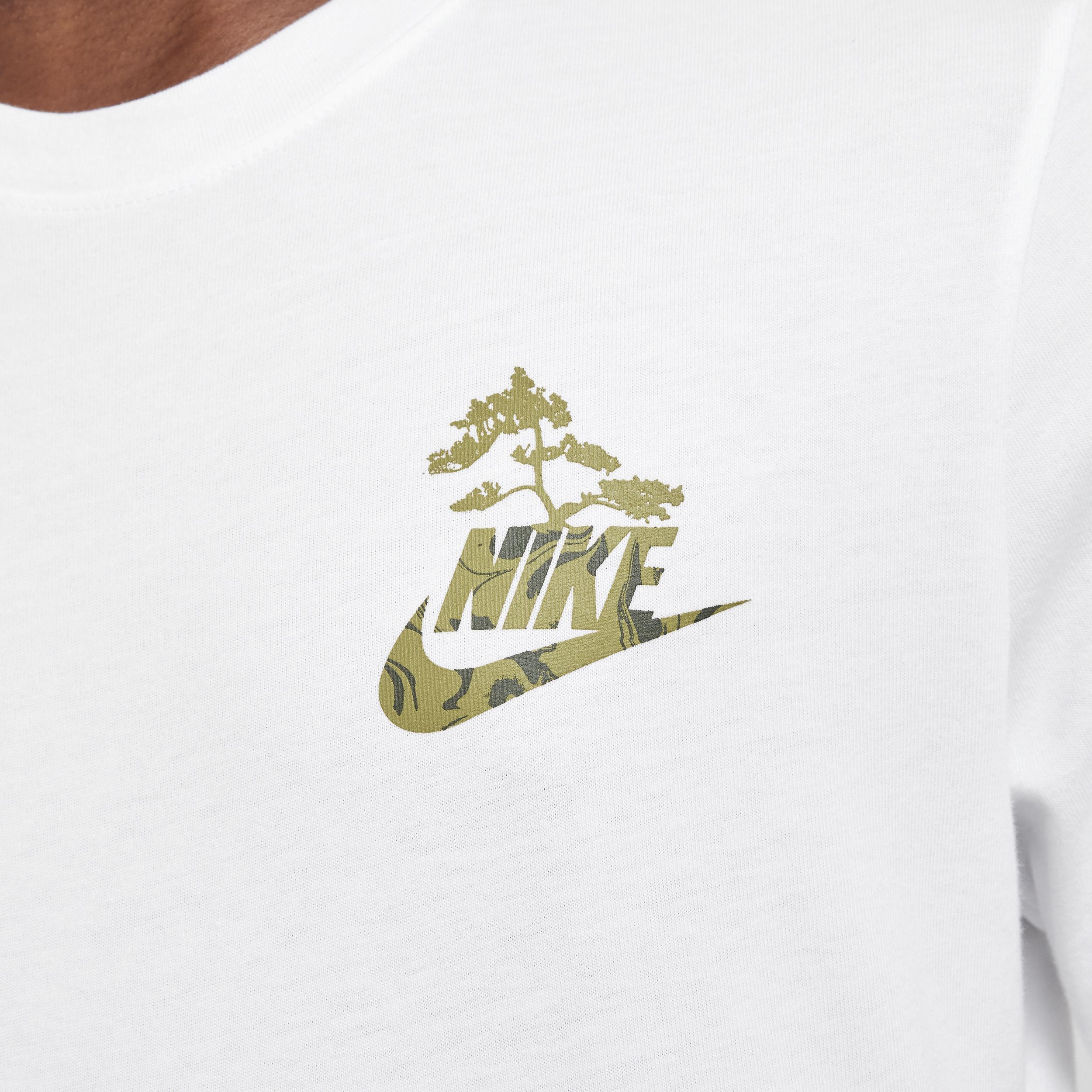Men's Nike Sportswear Club T-Shirt Product Image