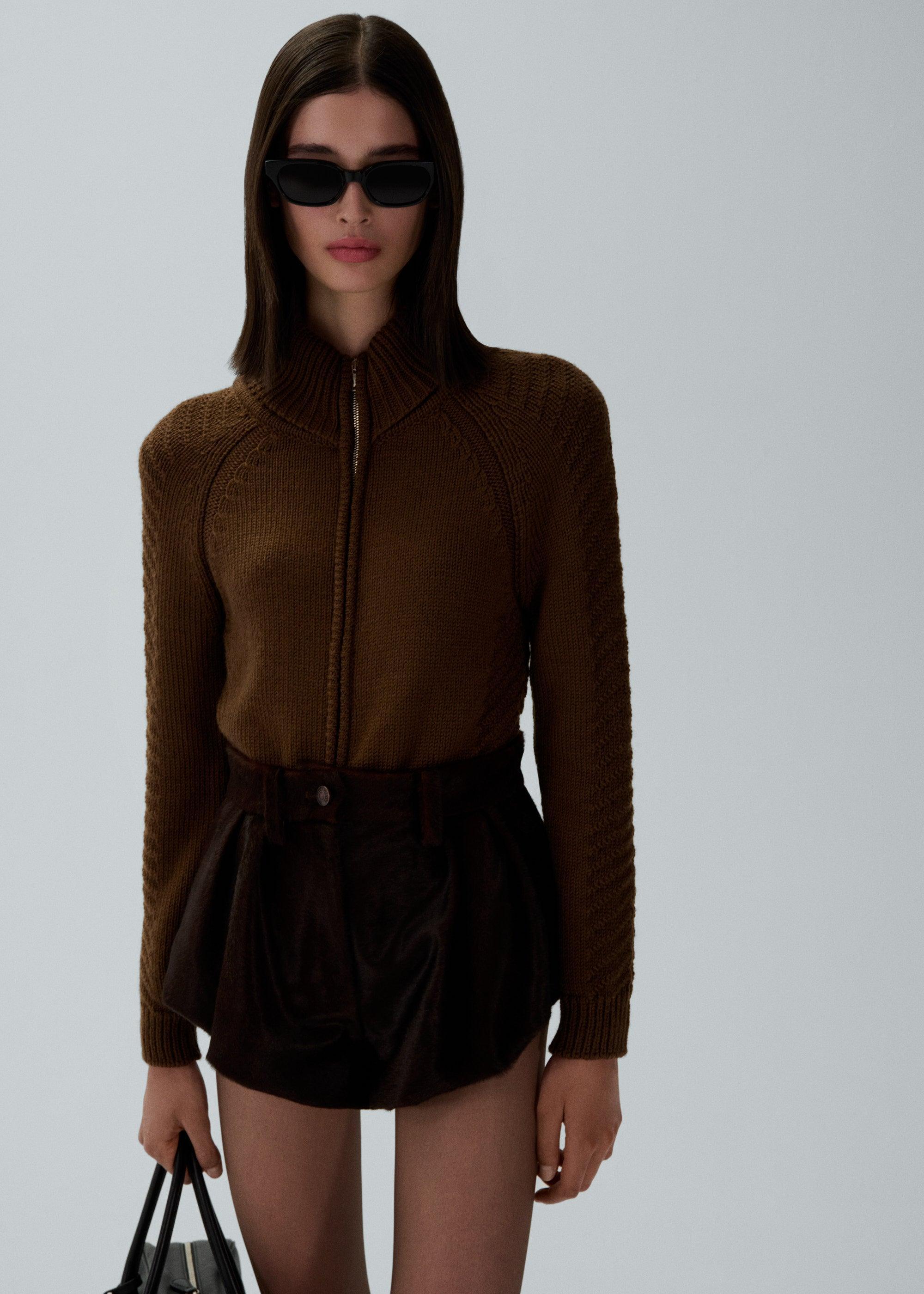 Zip up knitwear sweater in light brown Product Image