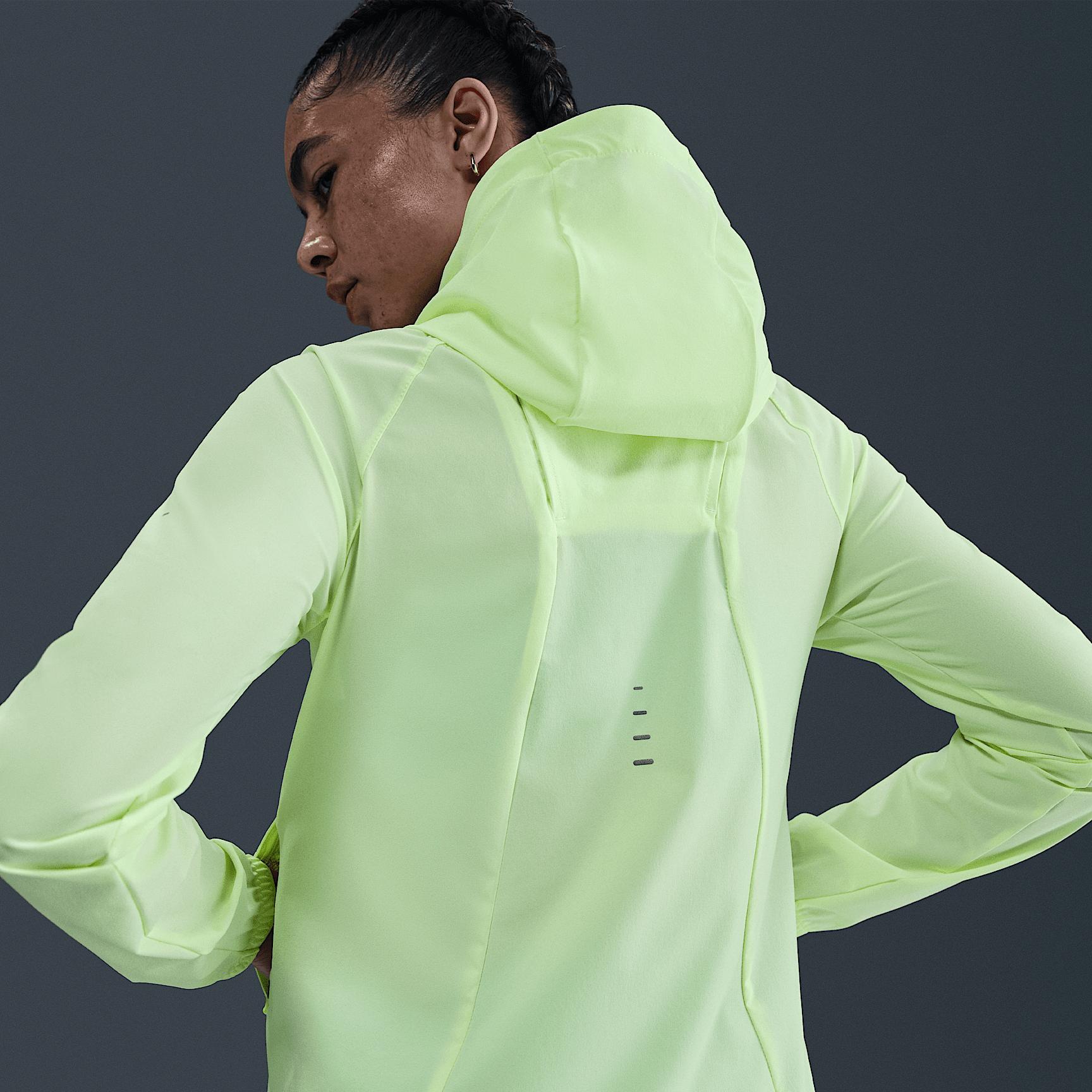 Nike Womens Swift Repel Packable Running Jacket | HQ0650-010 Product Image