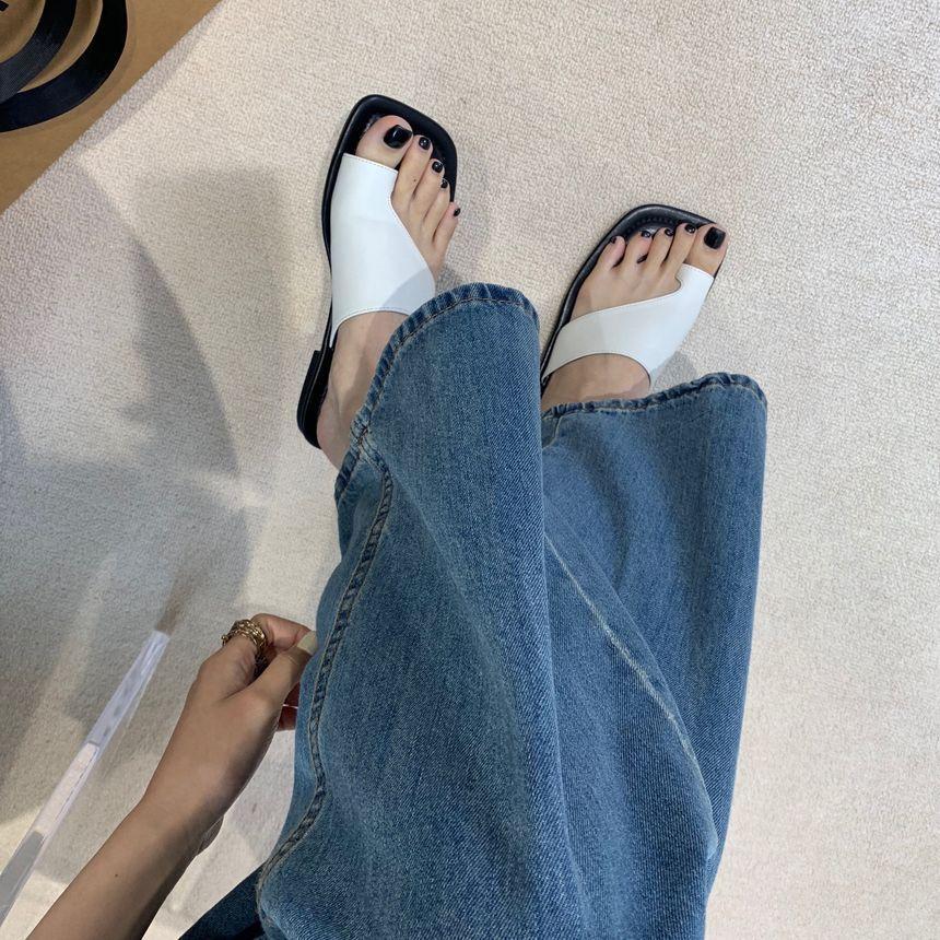 Toe Loop Square Toe Sandals Product Image