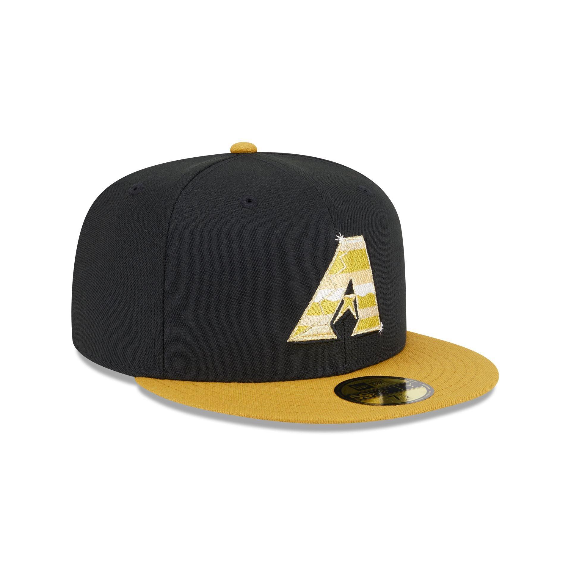 Chicago Cubs Metallic Gold Logo 59FIFTY Fitted Hat Male Product Image