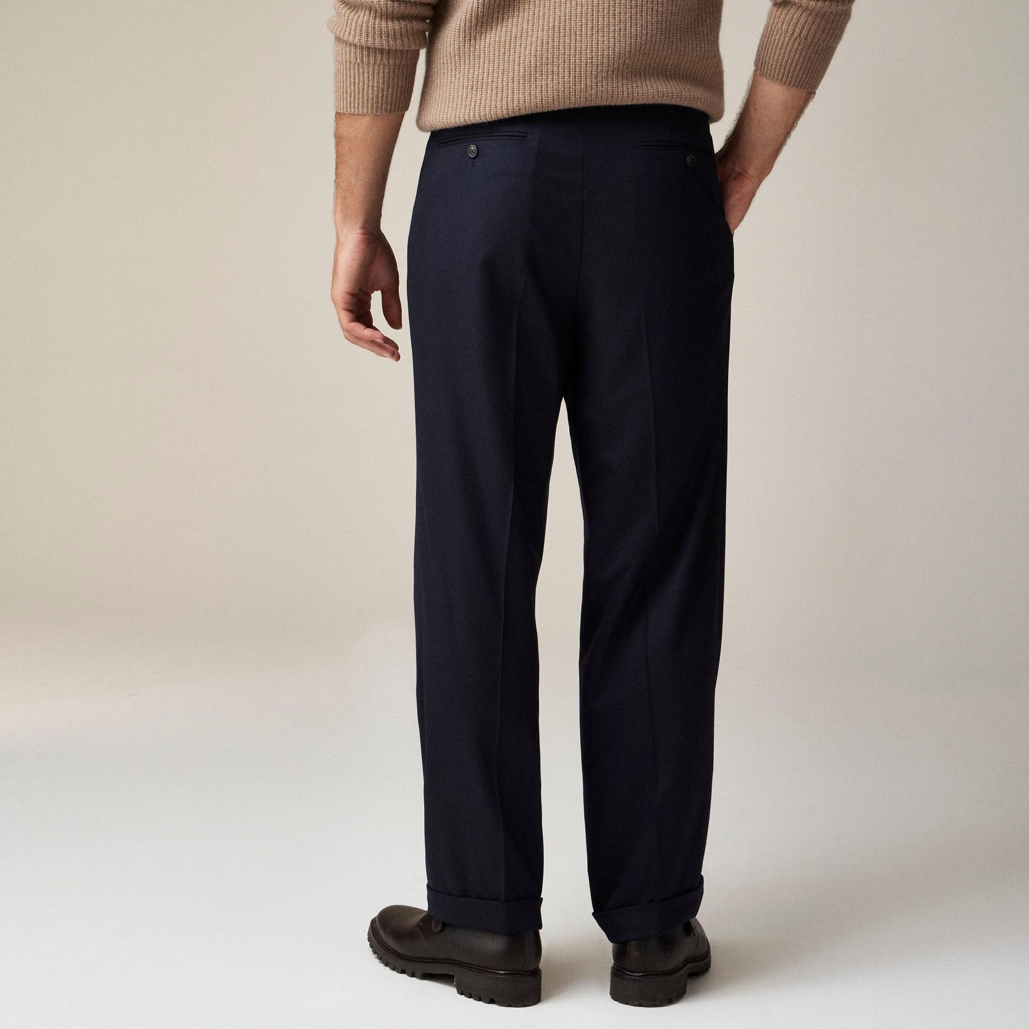 Relaxed-fit single-pleat trouser in Italian wool flannel Product Image
