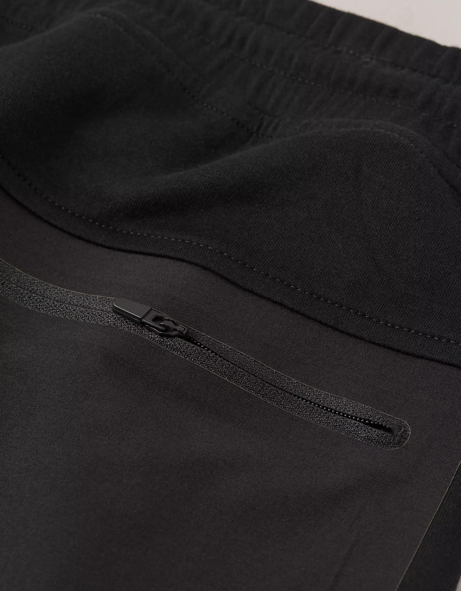 AE 24/7 Tech Fleece Jogger Product Image