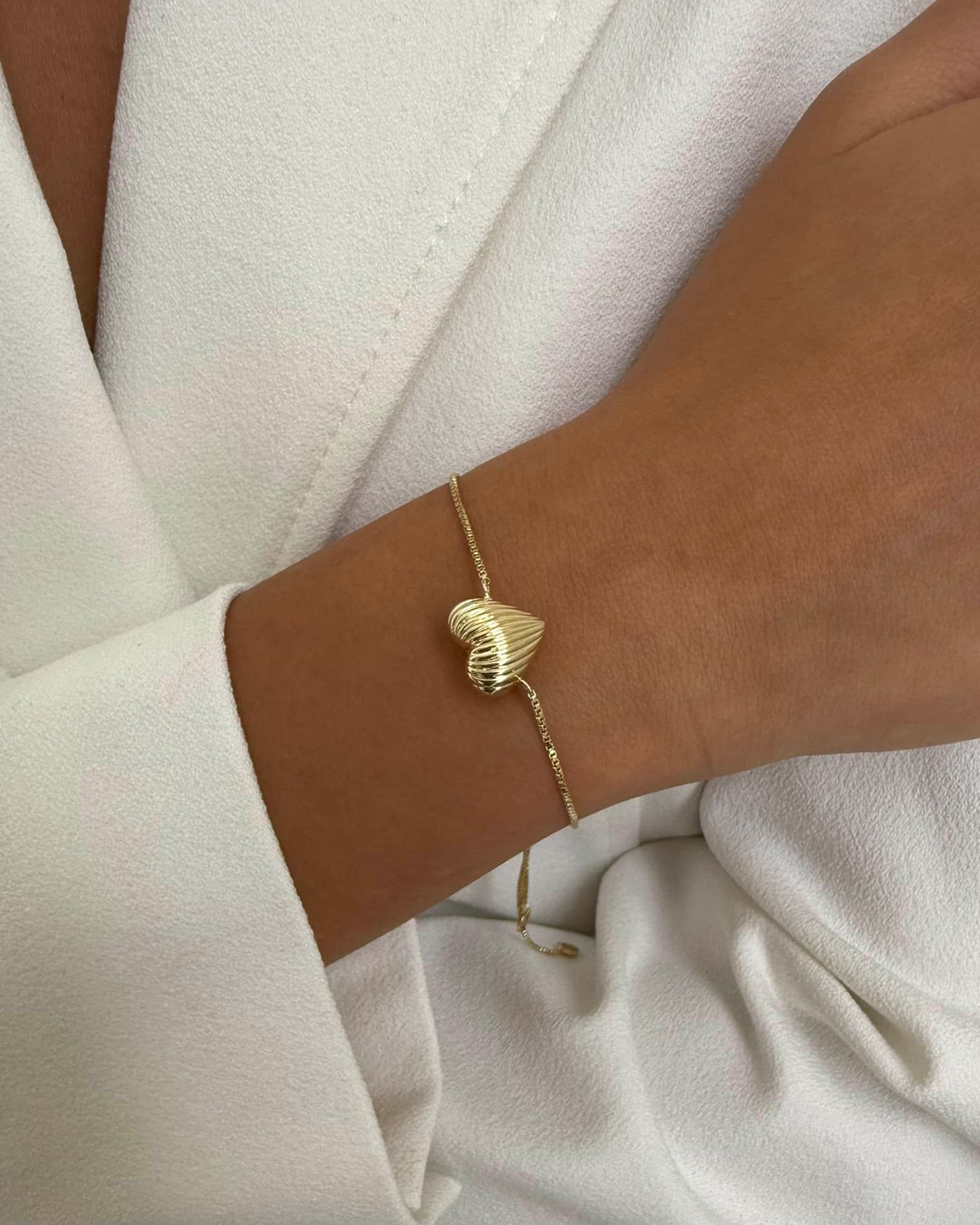 Chara Fluted Heart Bracelet Product Image