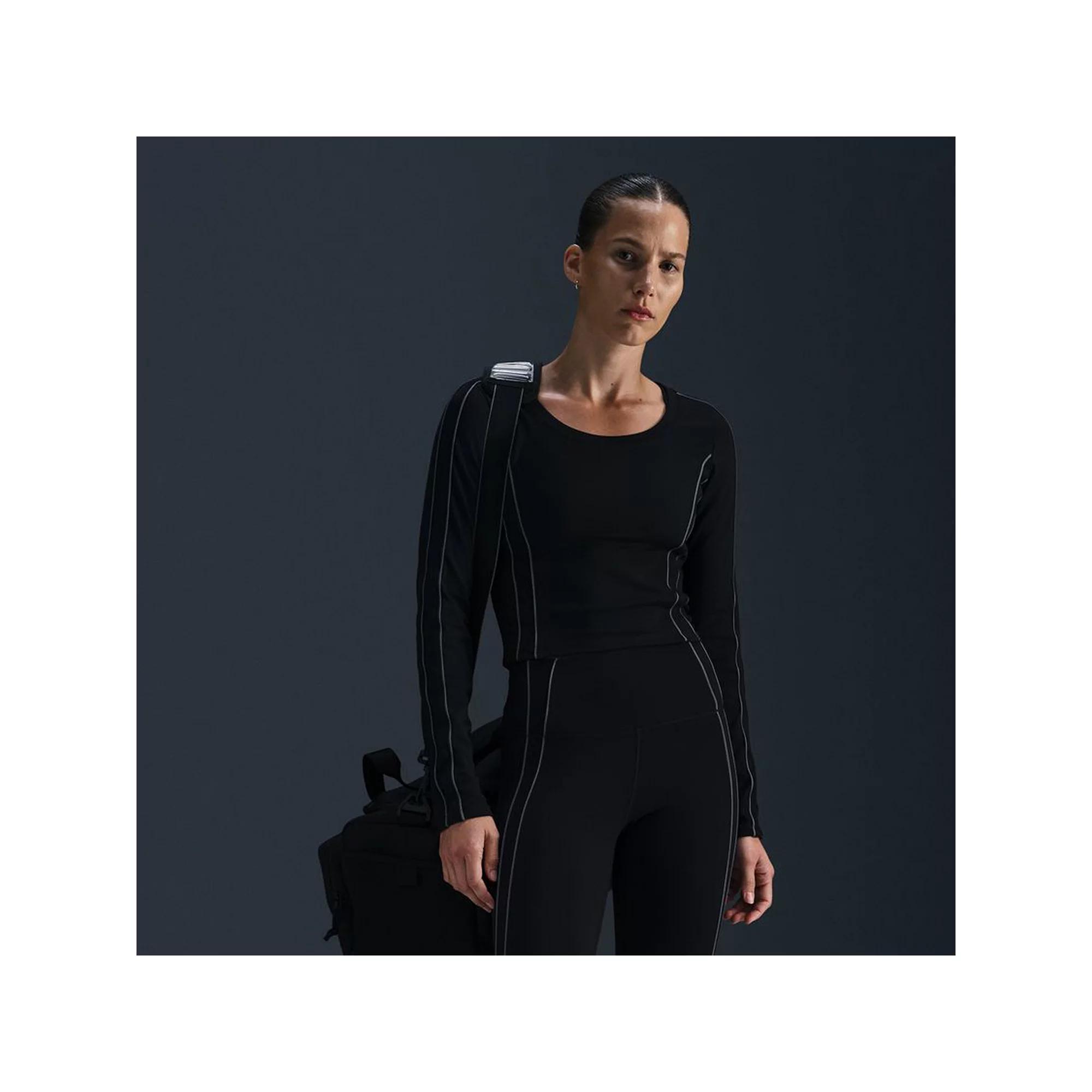 Women's Nike One Fitted Dri-FIT Long-Sleeve Cropped Top,  Product Image