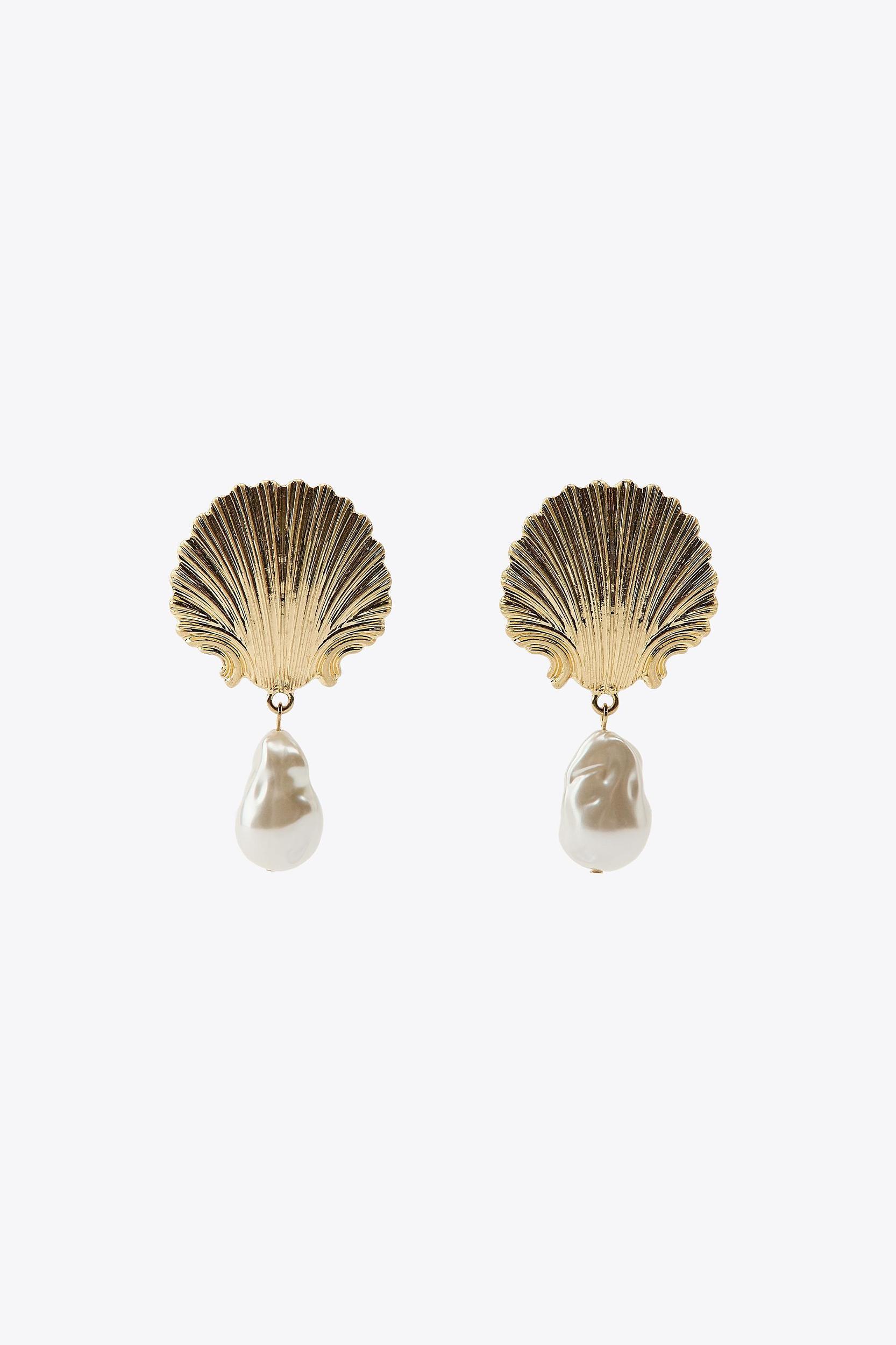 PEARL AND SHELL EARRINGS Product Image