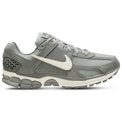 Nike Men's Zoom Vomero 5 Shoes Product Image