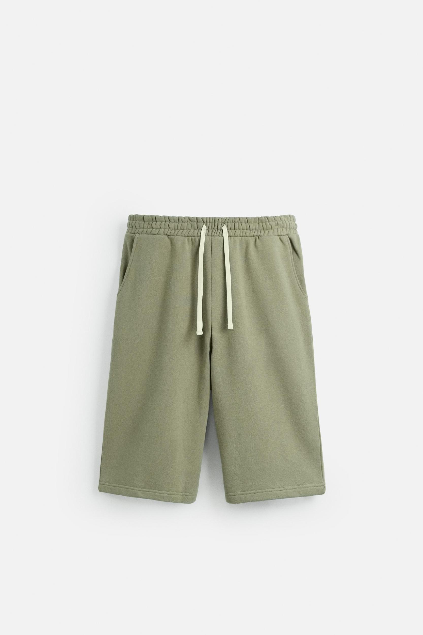 OVERSIZED FIT JOGGER SHORTS Product Image