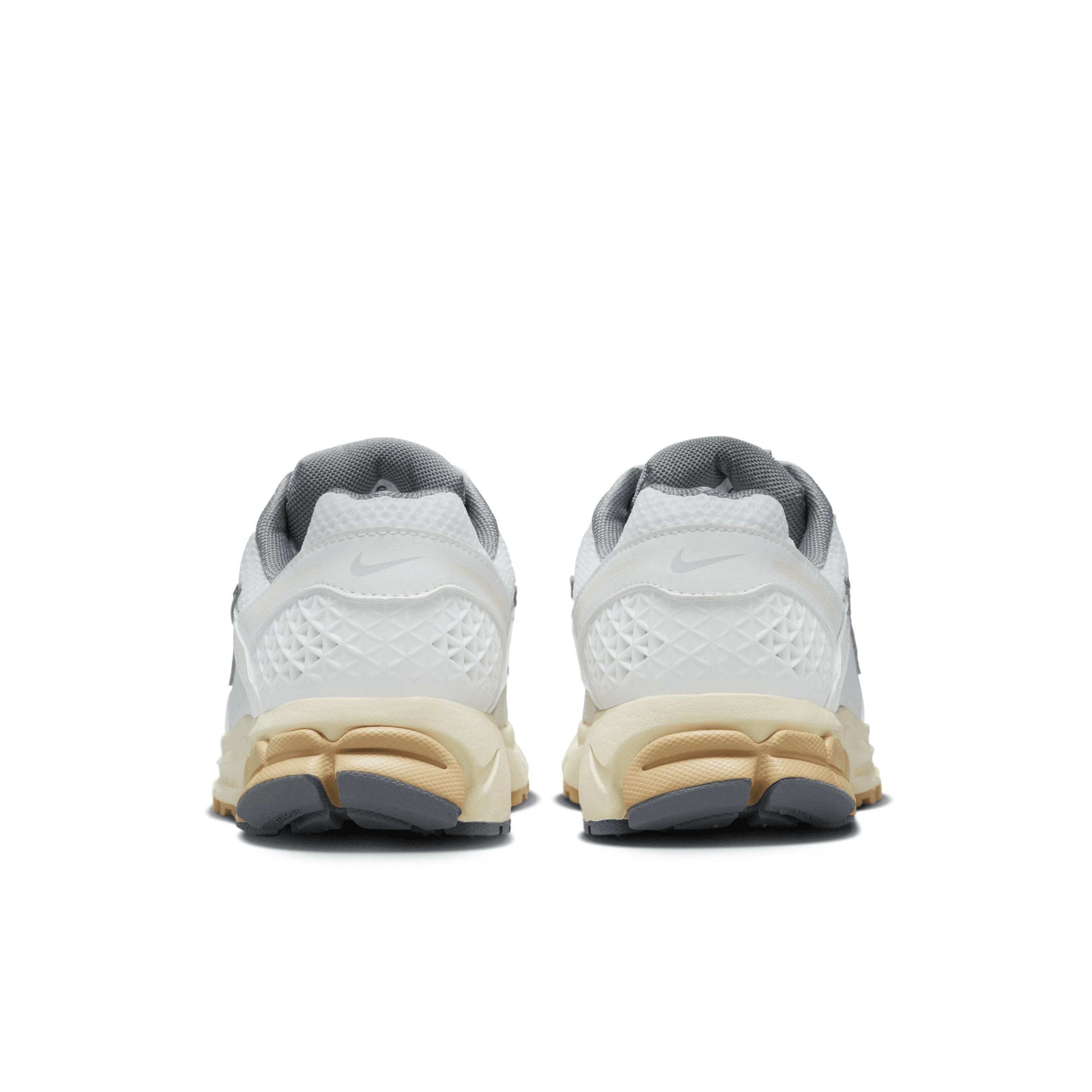 Nike Women's Zoom Vomero 5 Shoes Product Image