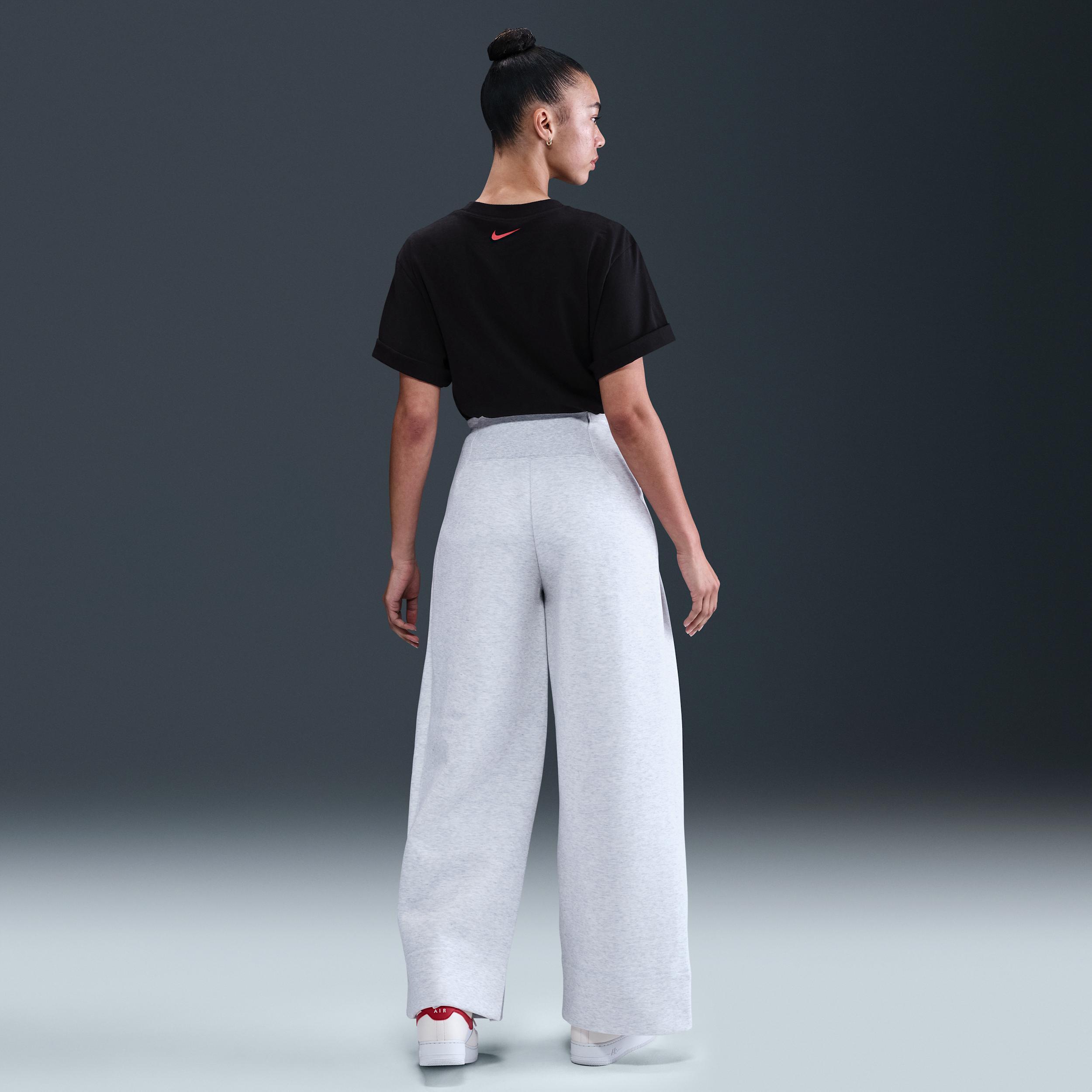 Nike Essential Women's T-Shirt Product Image