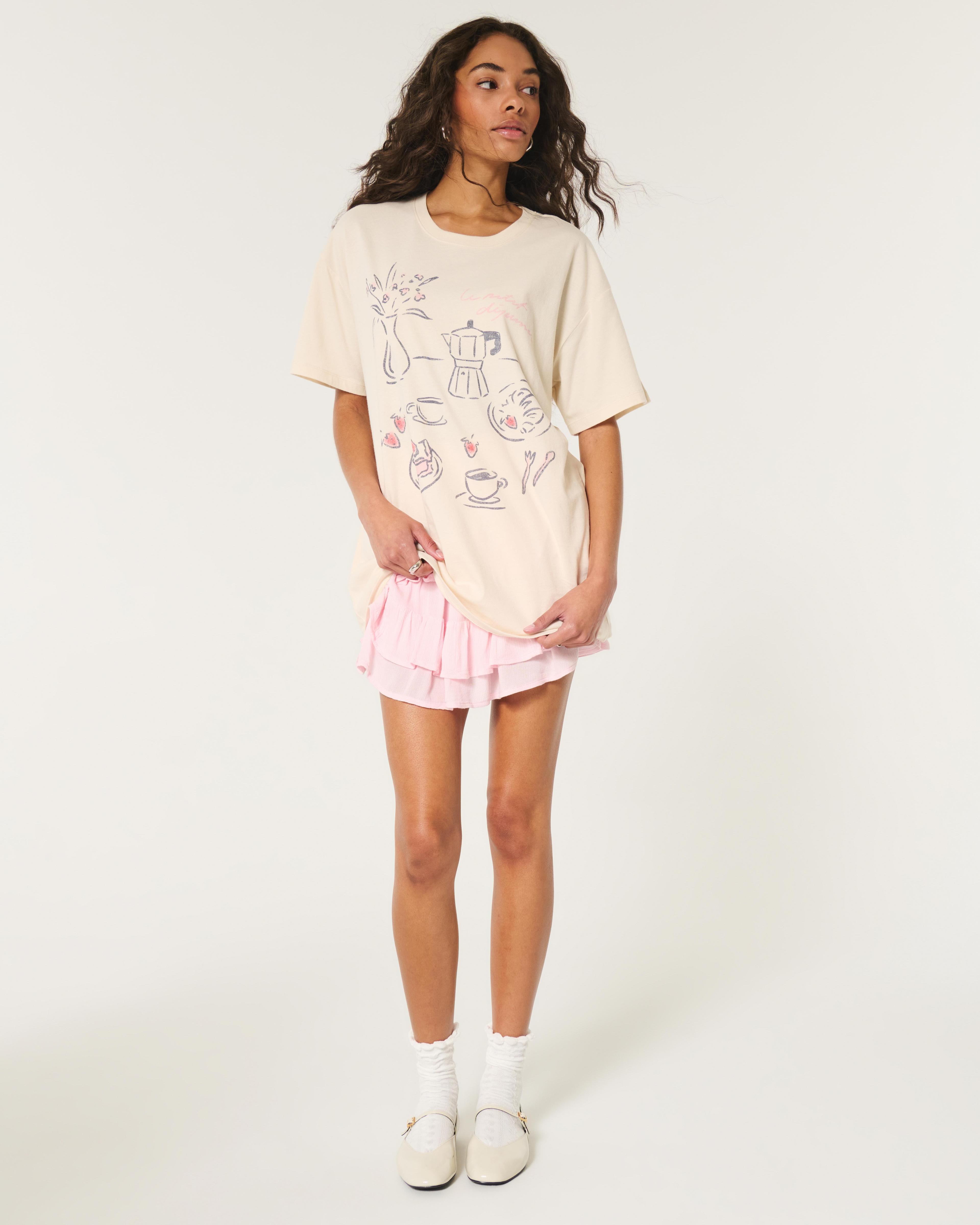 Oversized Le Petit Déjeuner Graphic Tee Product Image