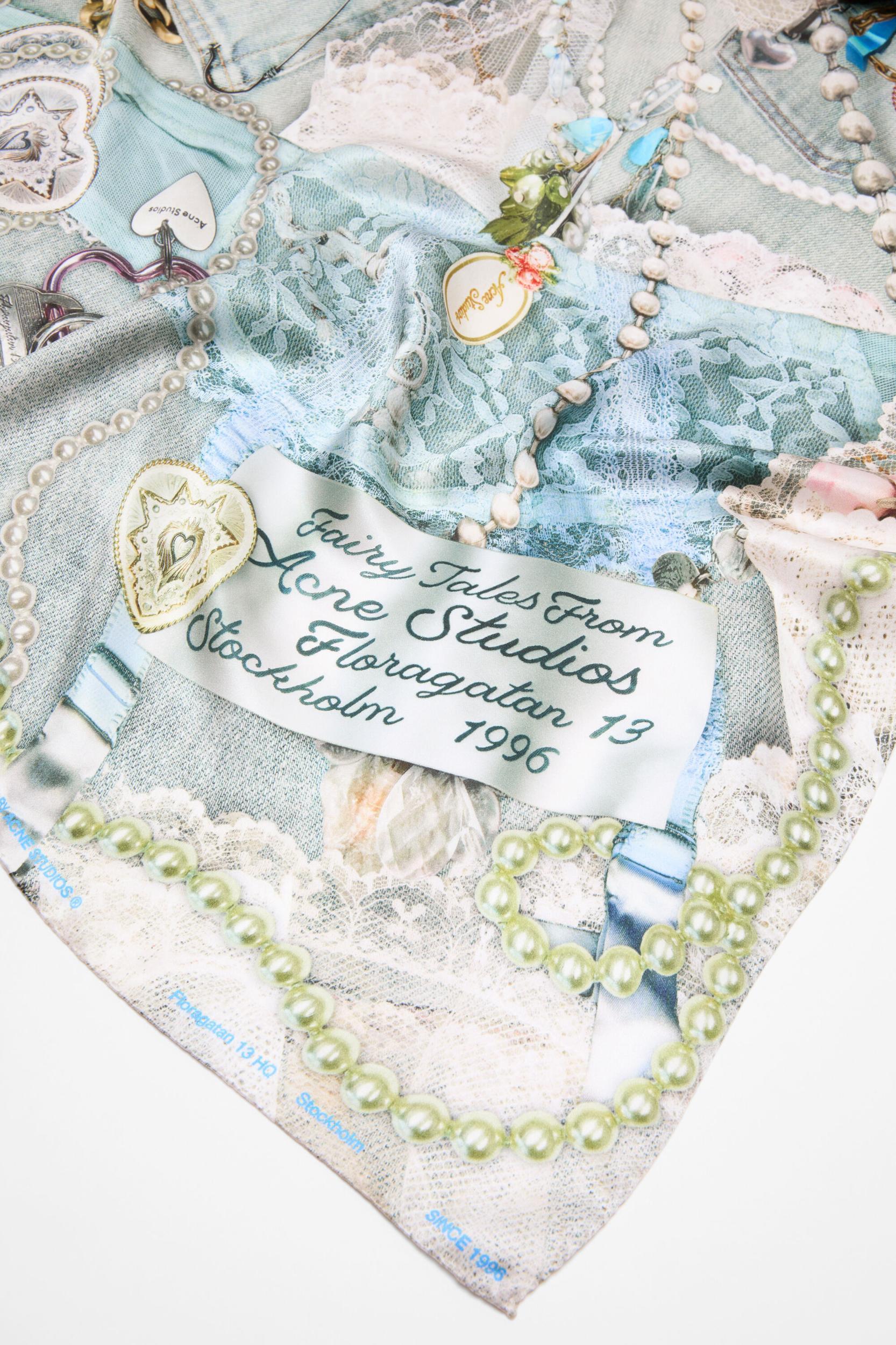 Printed silk scarf Product Image