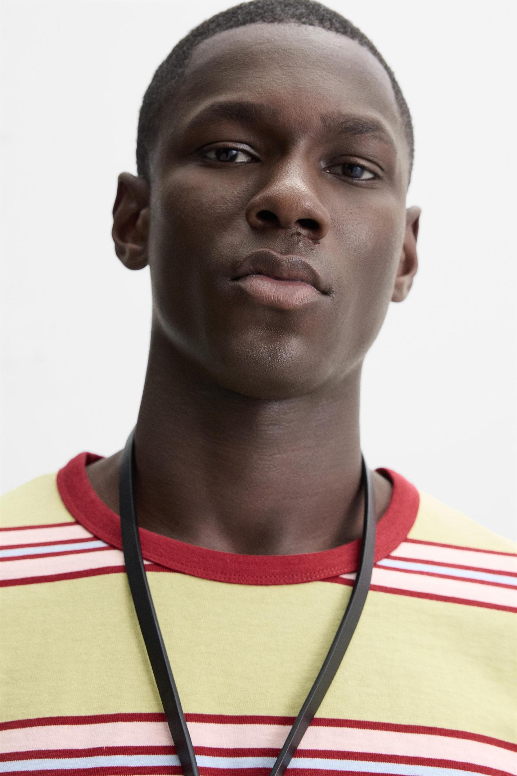 STRIPED CONTRAST T-SHIRT Product Image