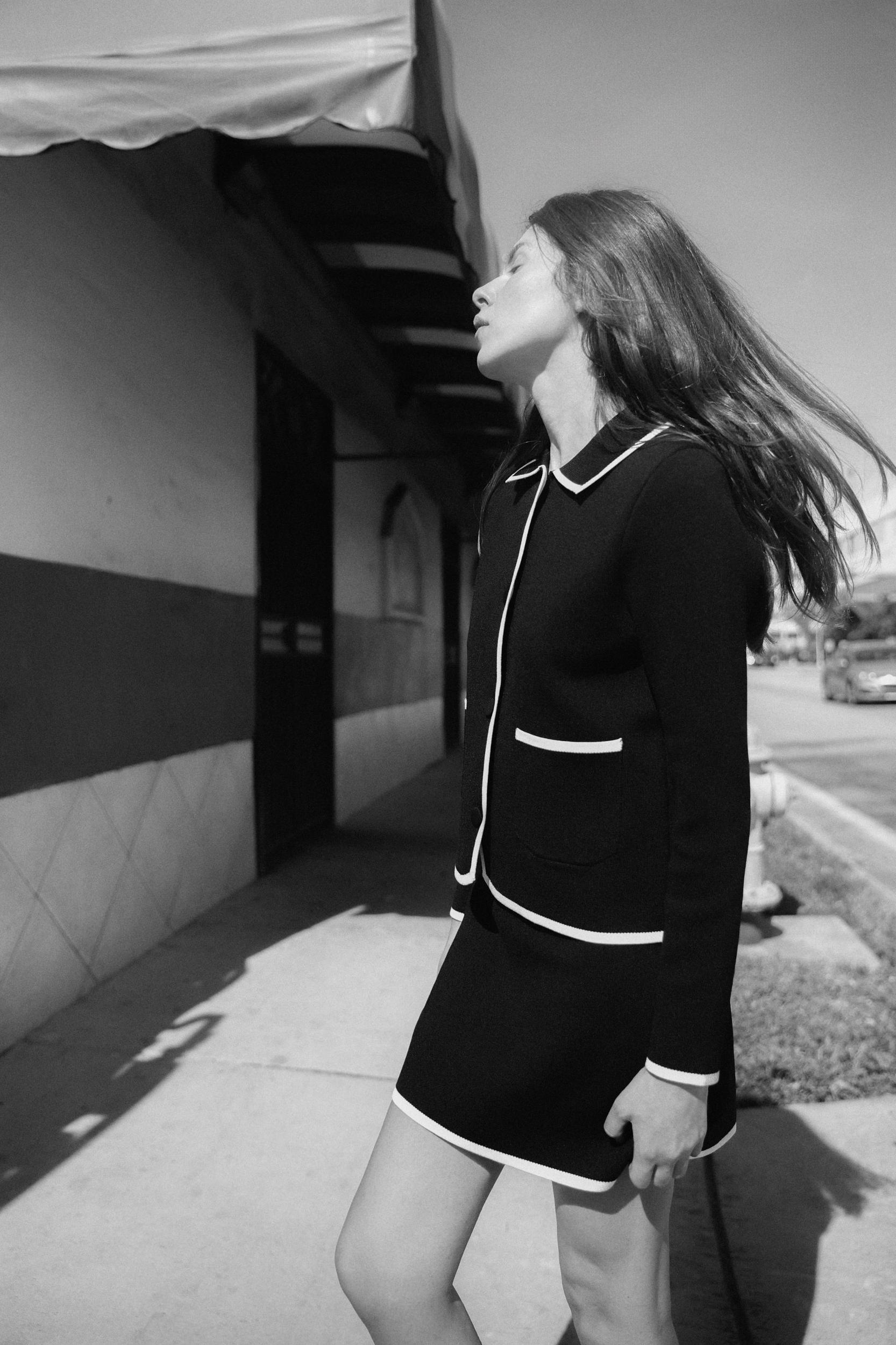 CONTRAST TRIM MINI SKIRT Product Image