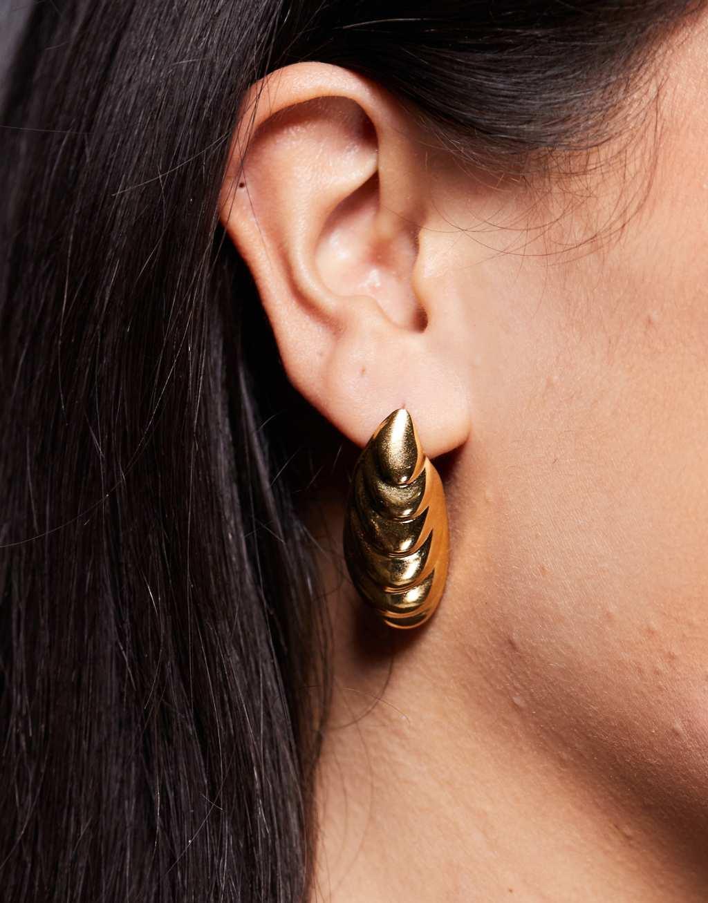 8 Other Reasons ridged large stud earrings in 18k gold plated Product Image