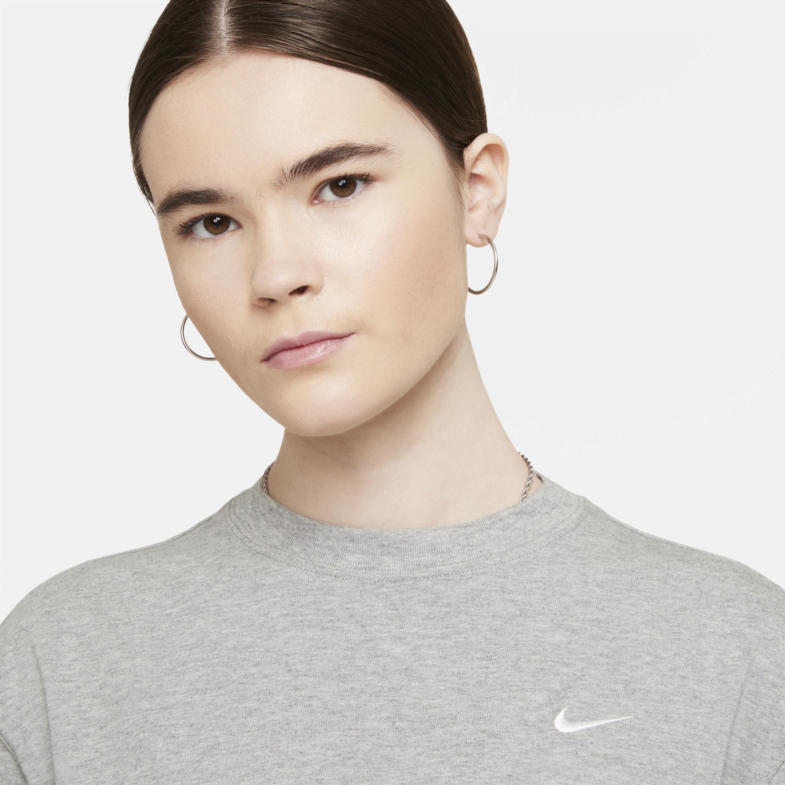 Nike Solo Swoosh Women's T-Shirt Product Image