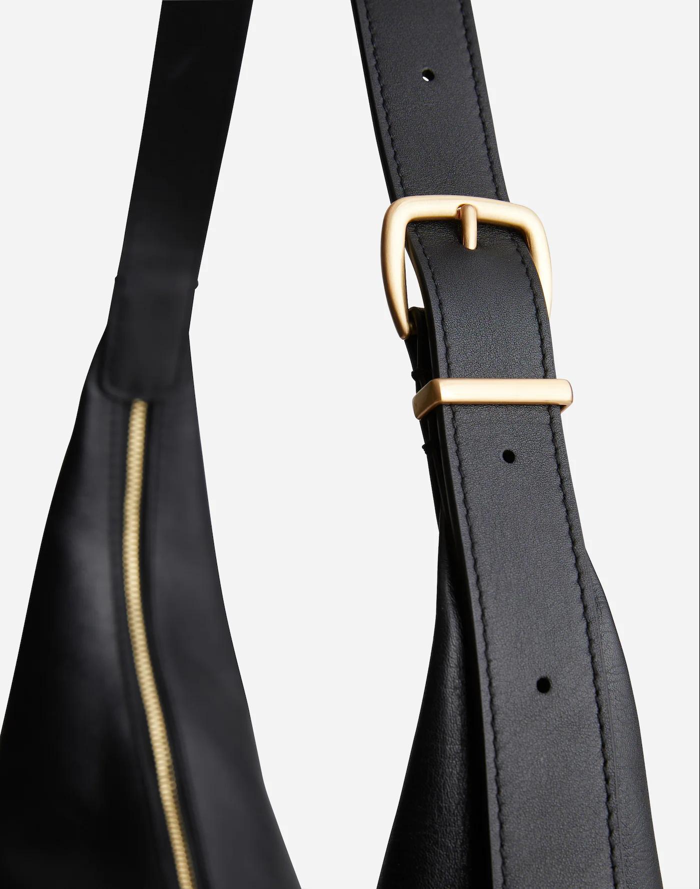 The Essential Curve Shoulder Bag Product Image