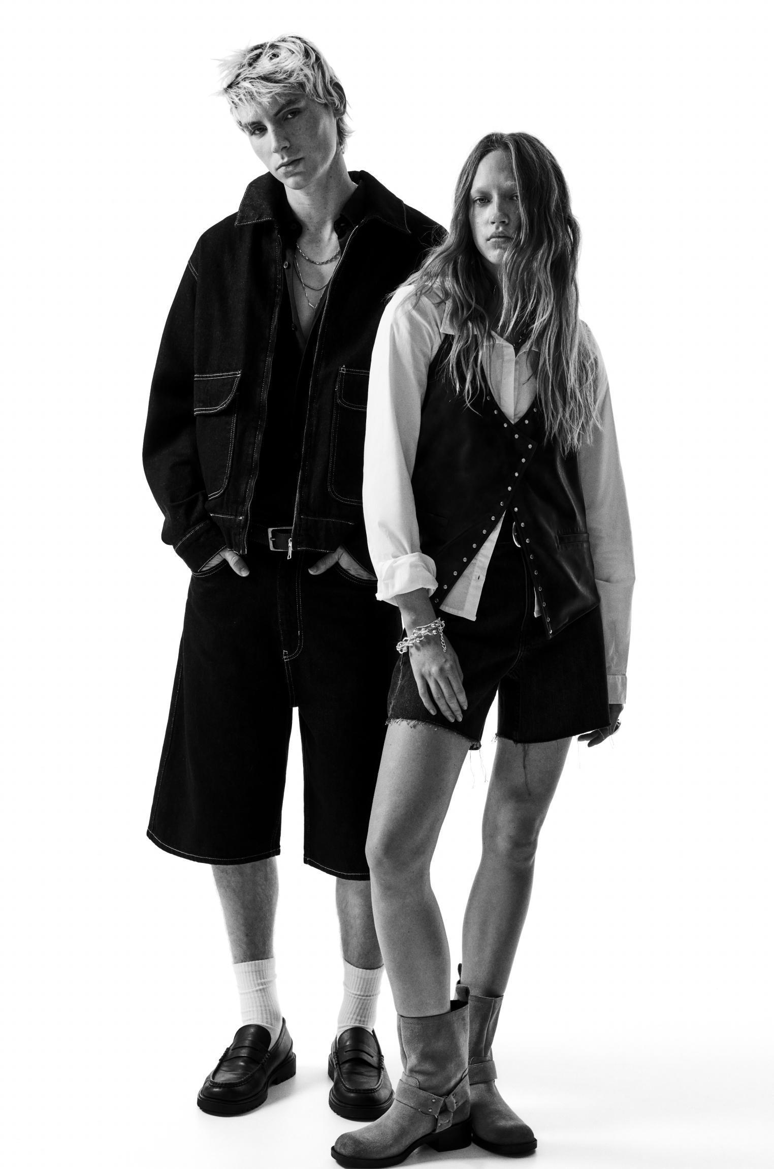 Black skater Bermuda shorts Product Image