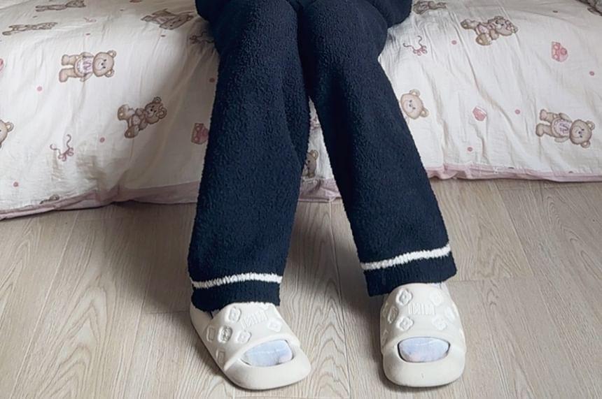 Contrast Trim Fleece Pajama Set Product Image