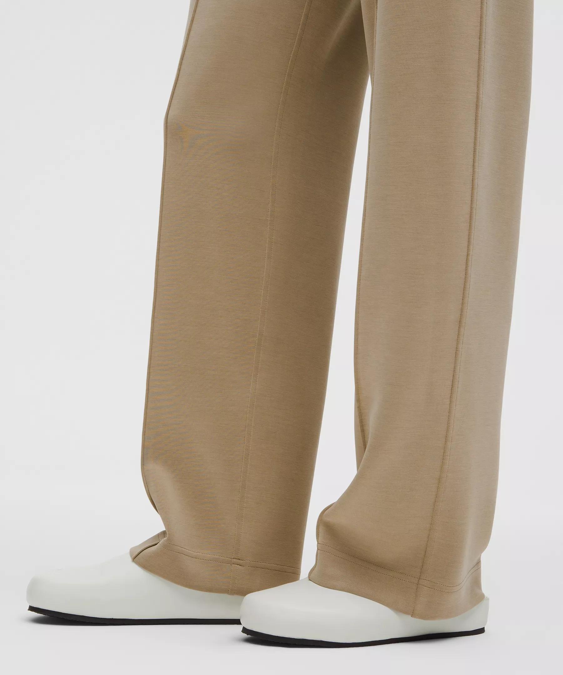 Softstreme Pintuck Mid-Rise Pant *Regular Product Image