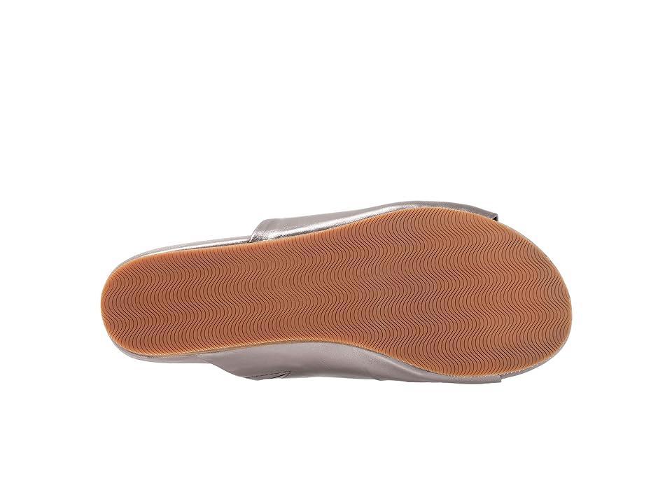 SoftWalk Camano Metallic) Women's Shoes Product Image