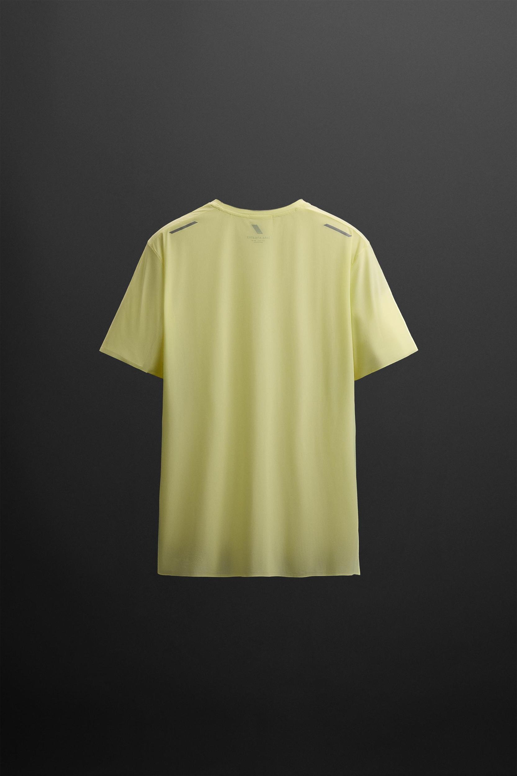 LIGHTWEIGHT TECHNICAL T-SHIRT Product Image
