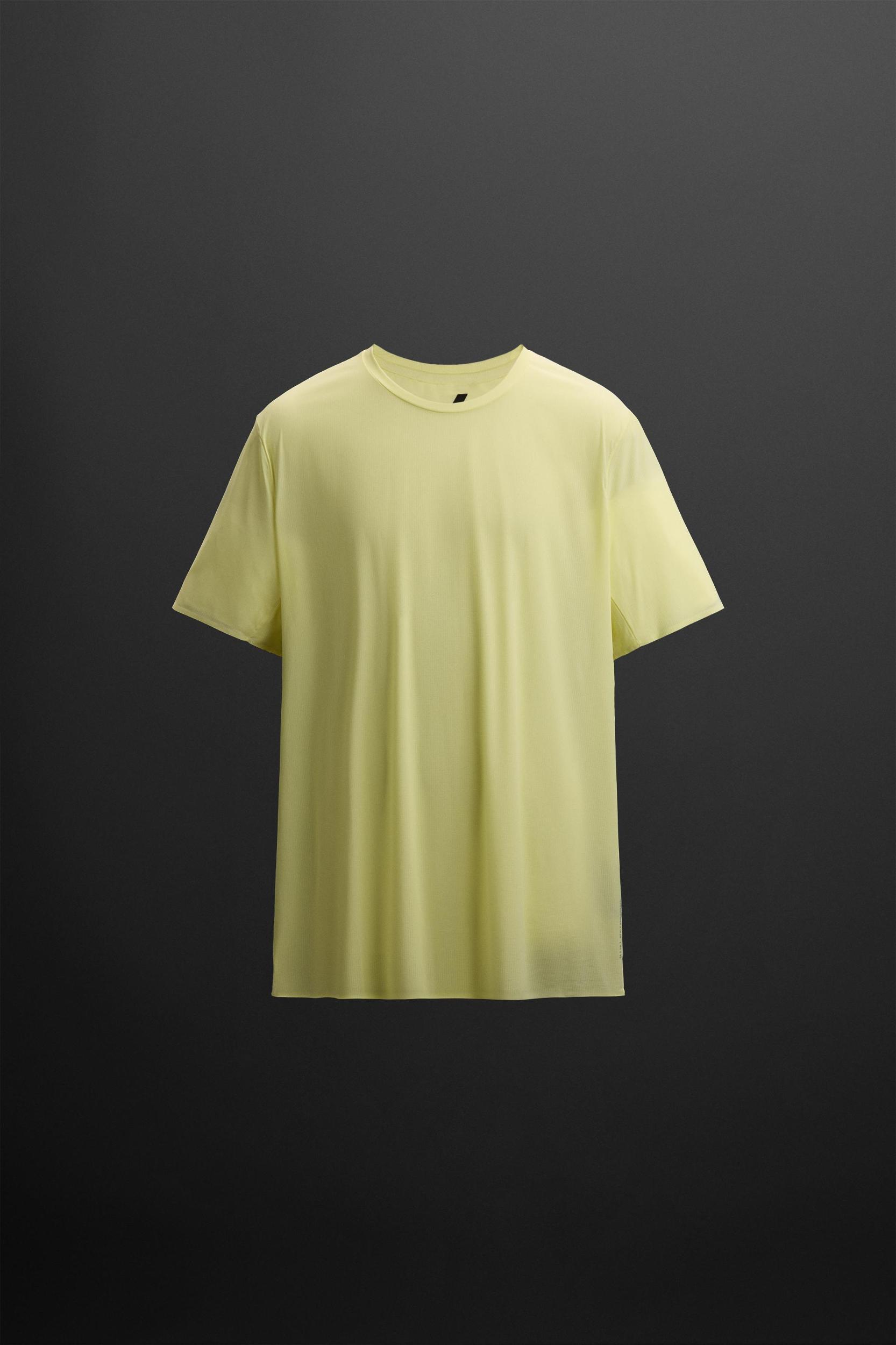 LIGHTWEIGHT TECHNICAL T-SHIRT Product Image