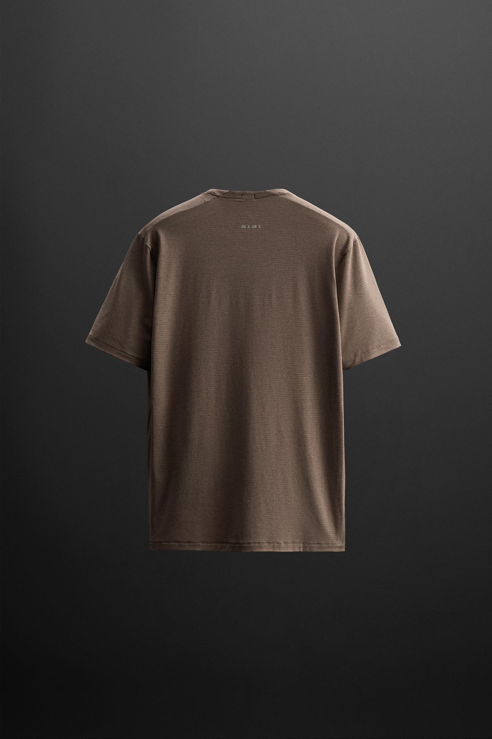 LIGHTWEIGHT TEXTURED T-SHIRT Product Image