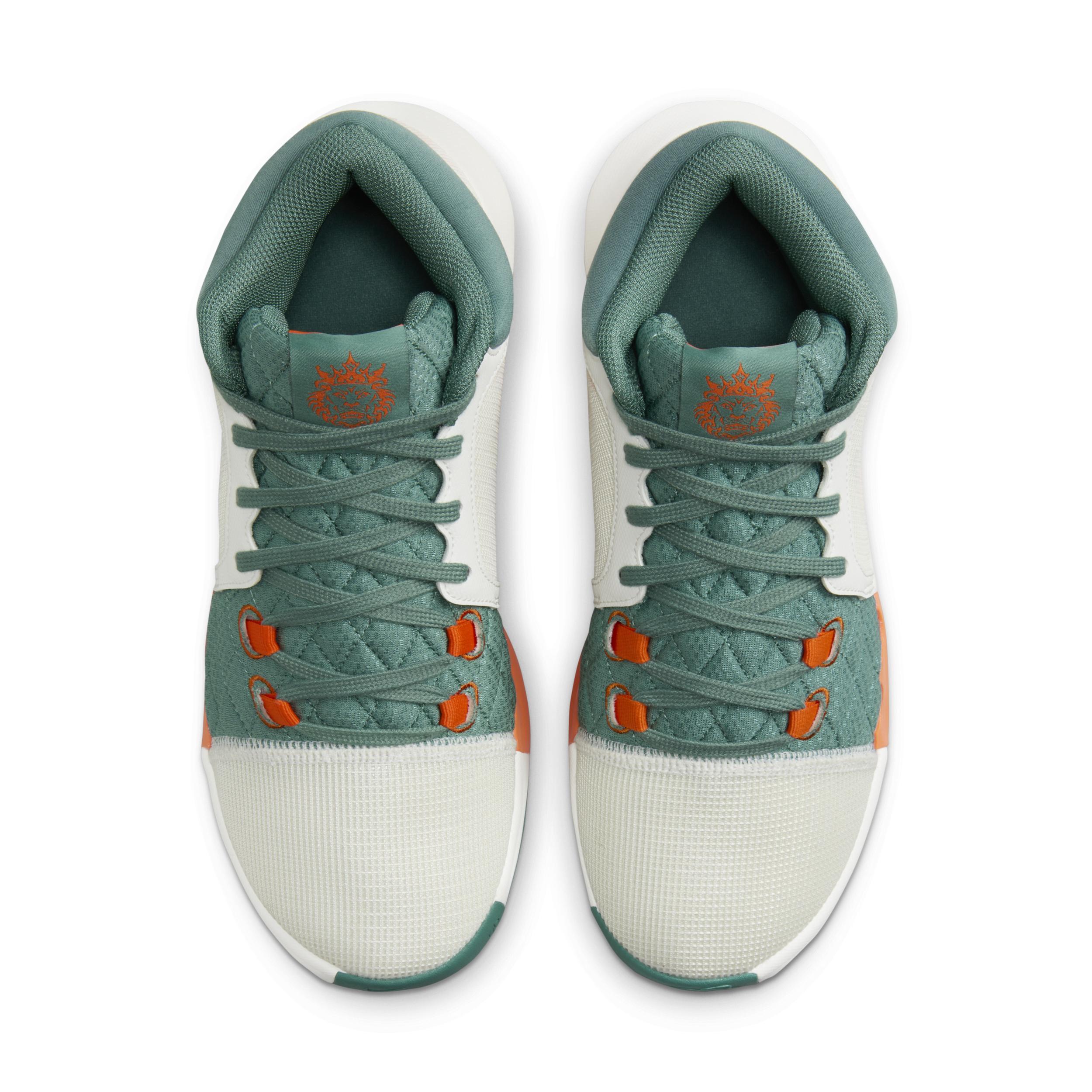 Nike Men's LeBron Witness 8 Basketball Shoes Product Image