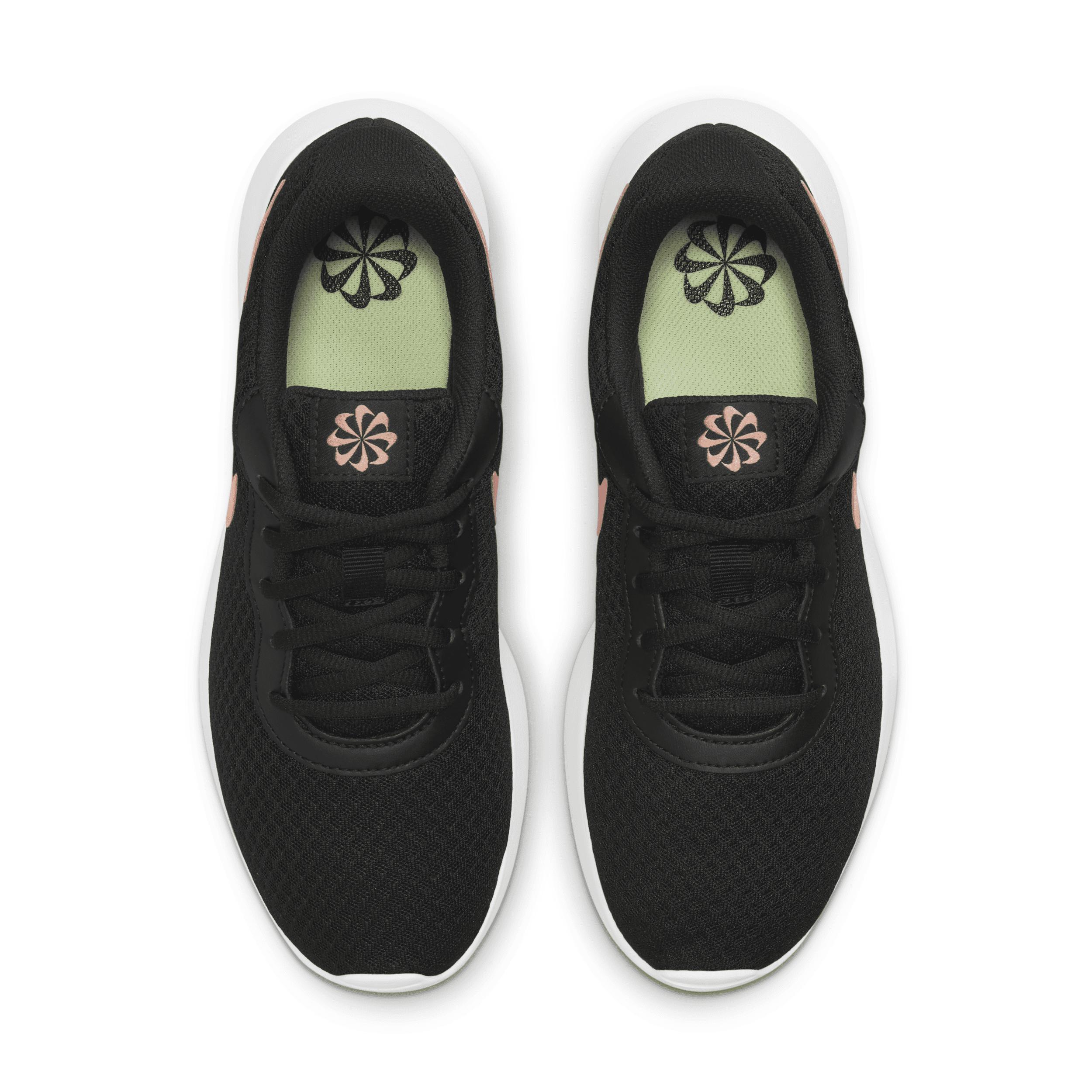 Nike Womens Tanjun EasyOn Shoes Product Image