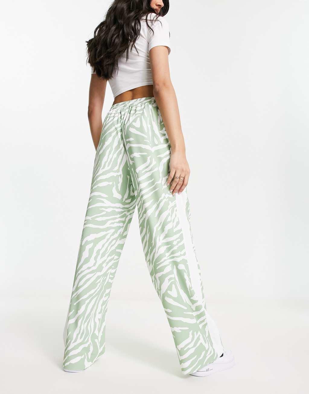 ASOS DESIGN pull on pants with contrast panel Product Image