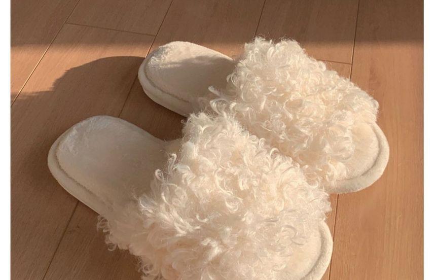 Fluffy Slippers Product Image