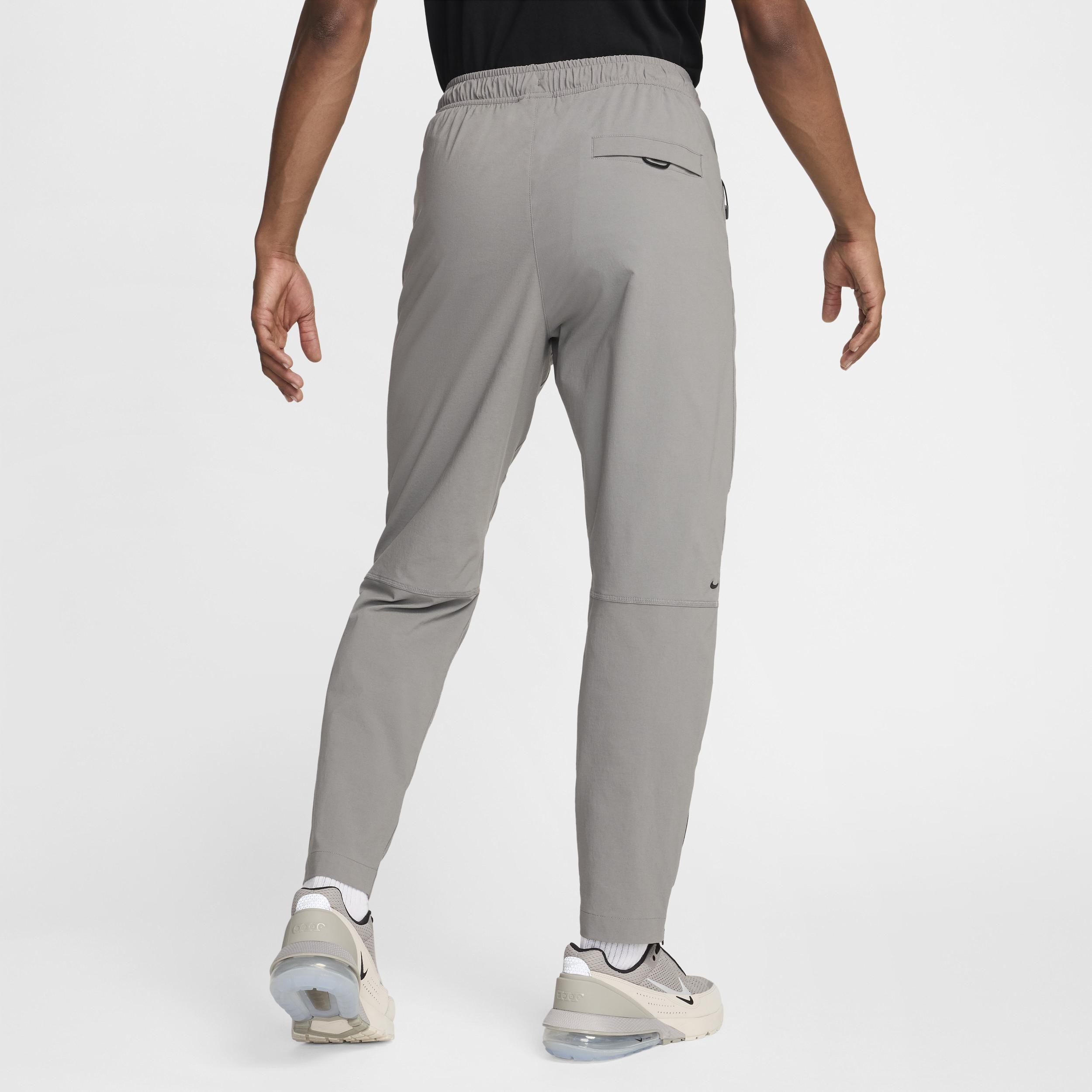 Nike Men's Tech Woven Pants Product Image