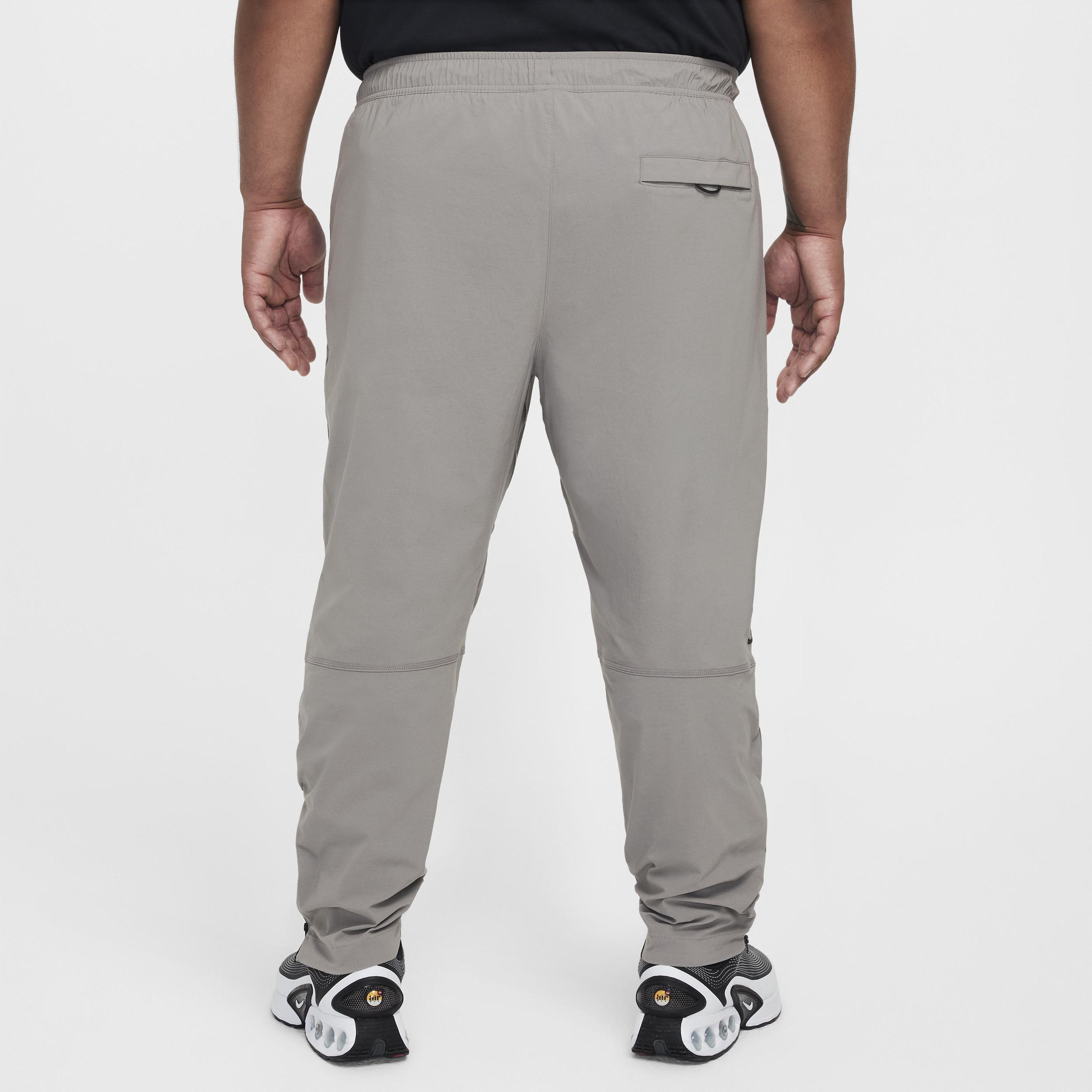 Nike Men's Tech Woven Pants Product Image