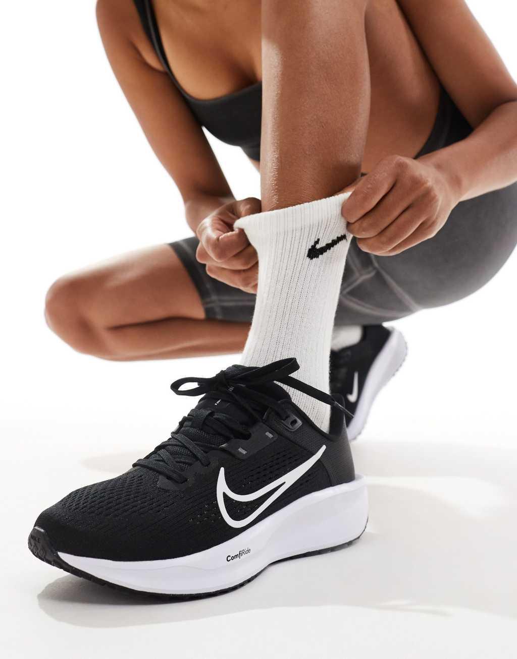 Nike Running Quest 6 sneakers in black and white Product Image