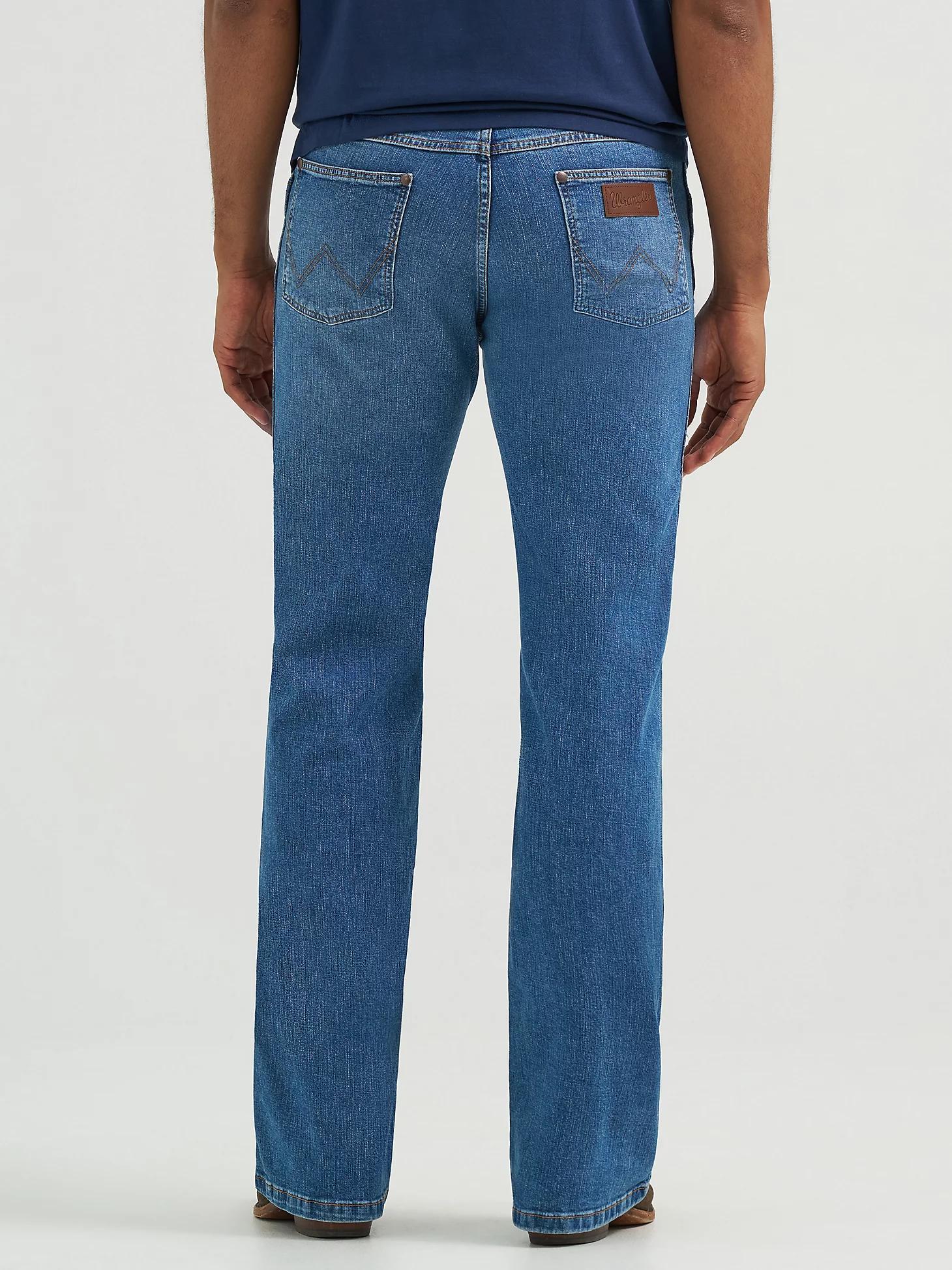 Men's Loose Bootcut Jean in Nightfall Product Image