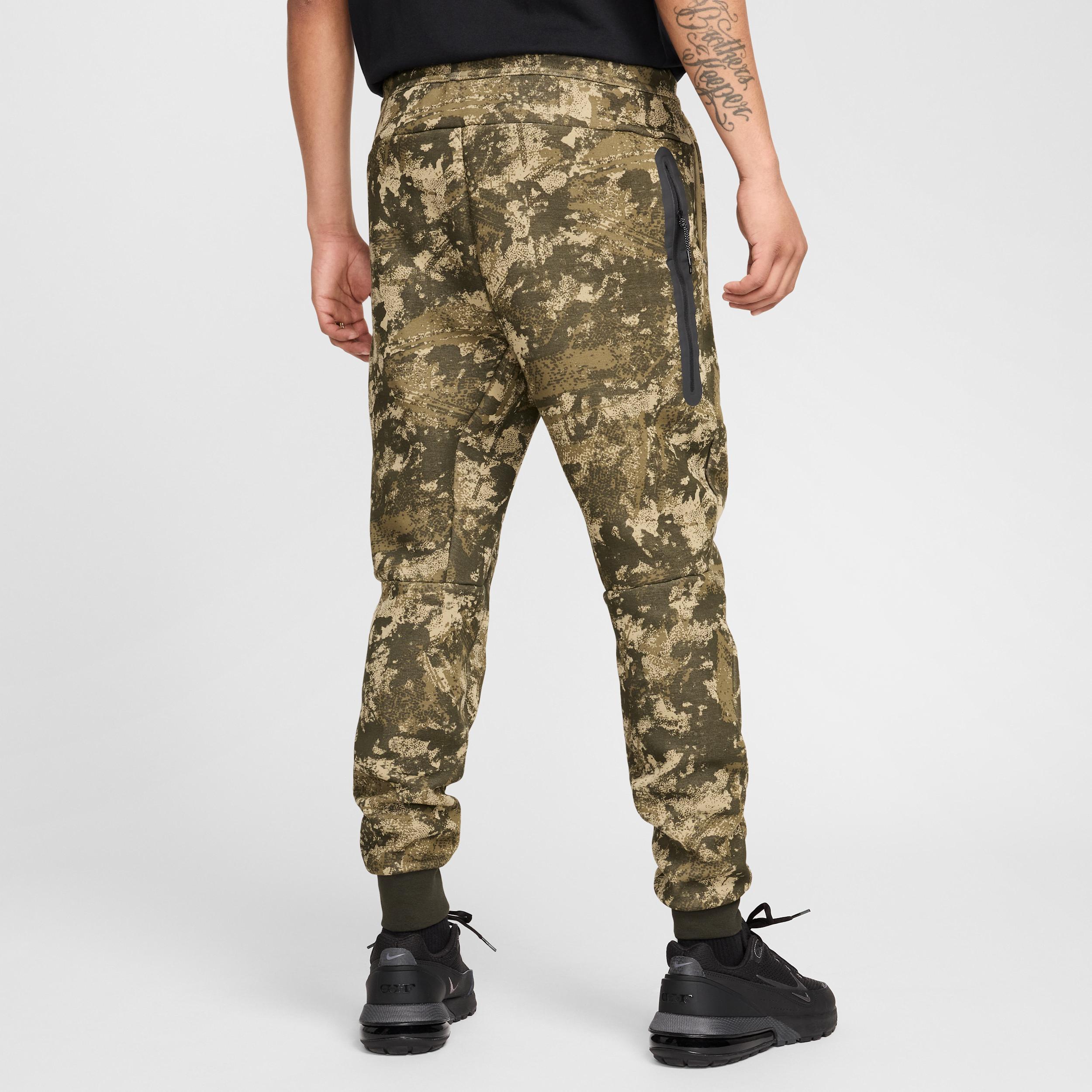 Nike Men's Tech Fleece Jogger Pants Product Image